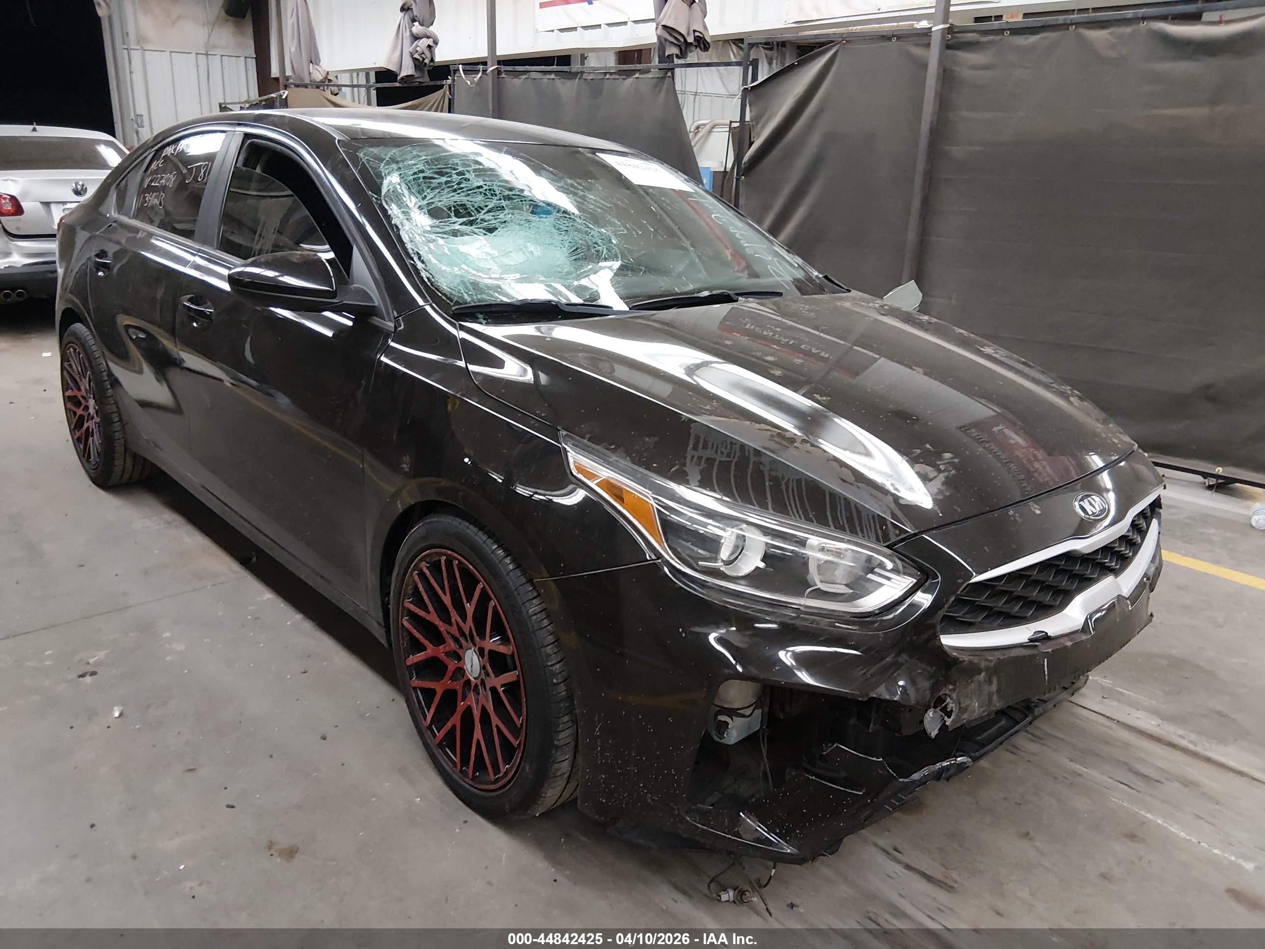2020 Kia Forte LXS, VIN 3KPF24ADXLE227608 — Front end