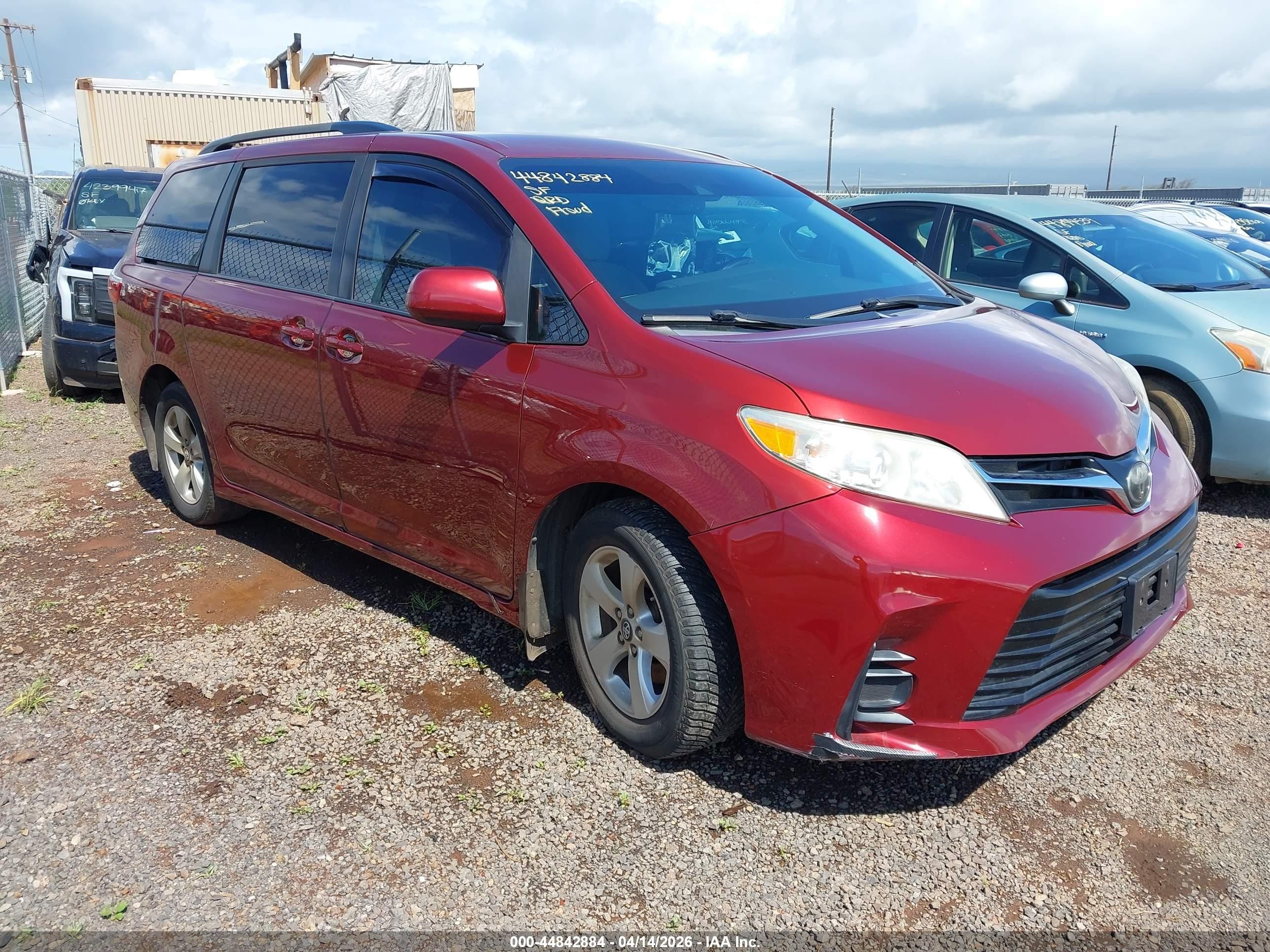 2019 Toyota Sienna LE, VIN 5TDKZ3DC4KS995788 — Fresh water flood