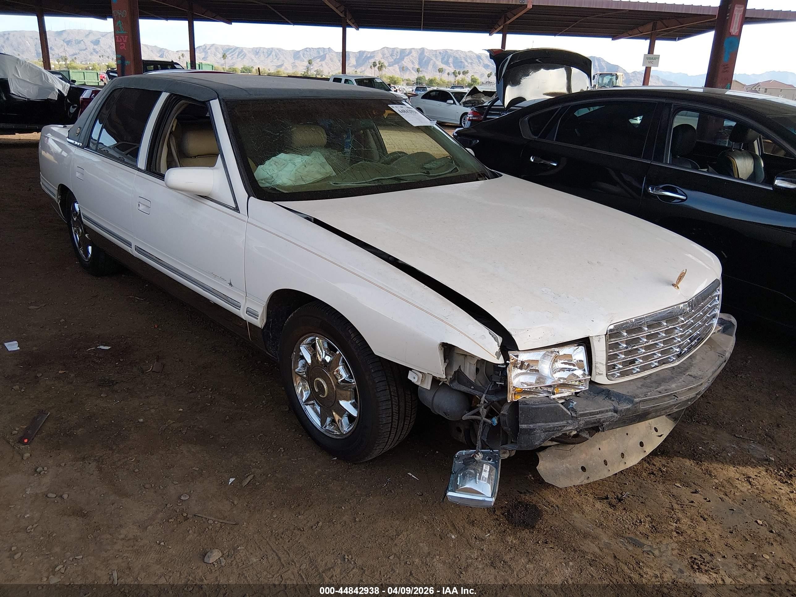 1998 Cadillac DeVille, VIN 1G6KD54Y1WU737870 — Front end