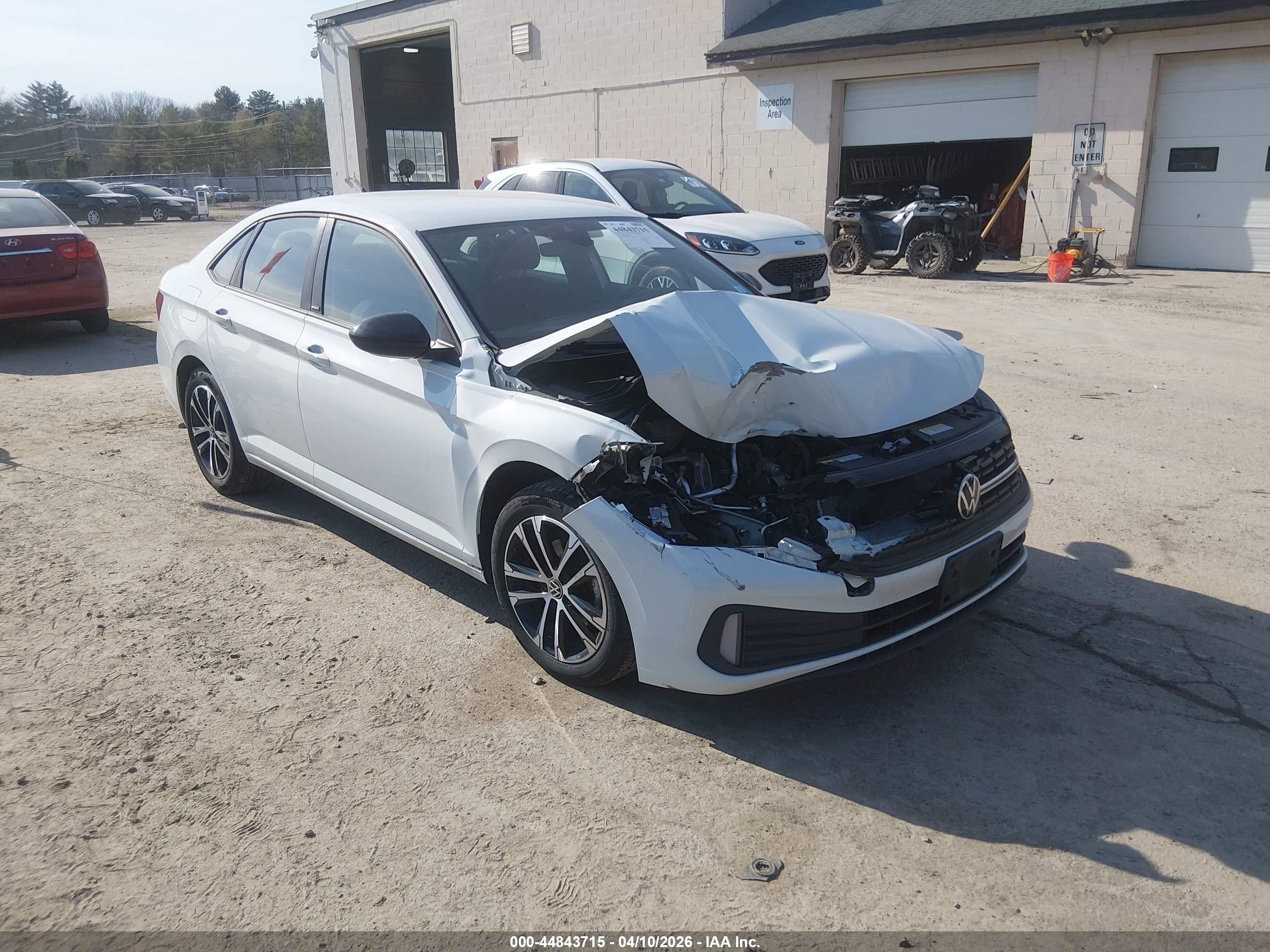 2024 Volkswagen Jetta Sport, VIN 3VWAM7BU0RM093899 — Front end