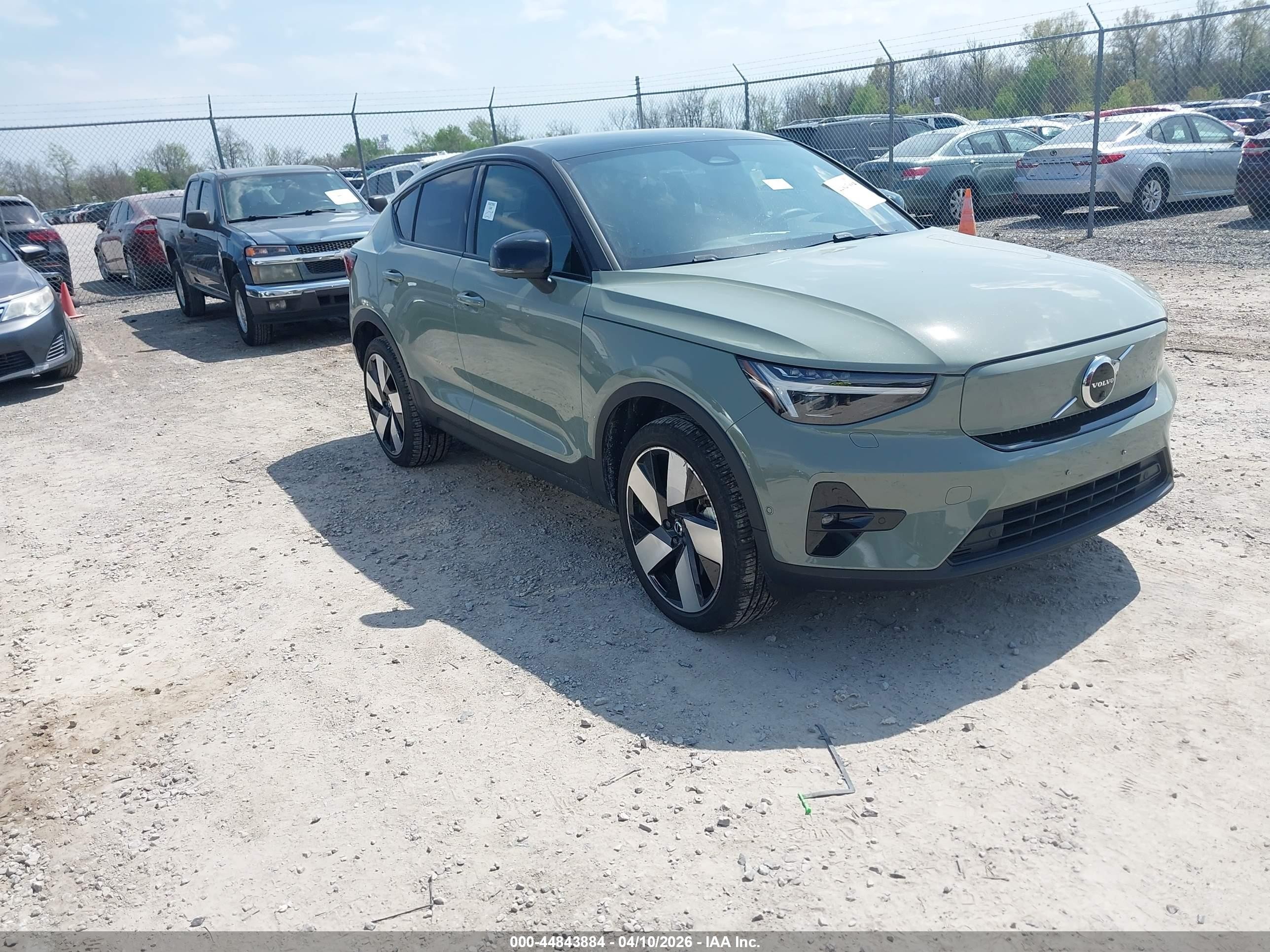2022 Volvo C40 Ultimate, VIN YV4ED3GB3N2007553 — Не указано