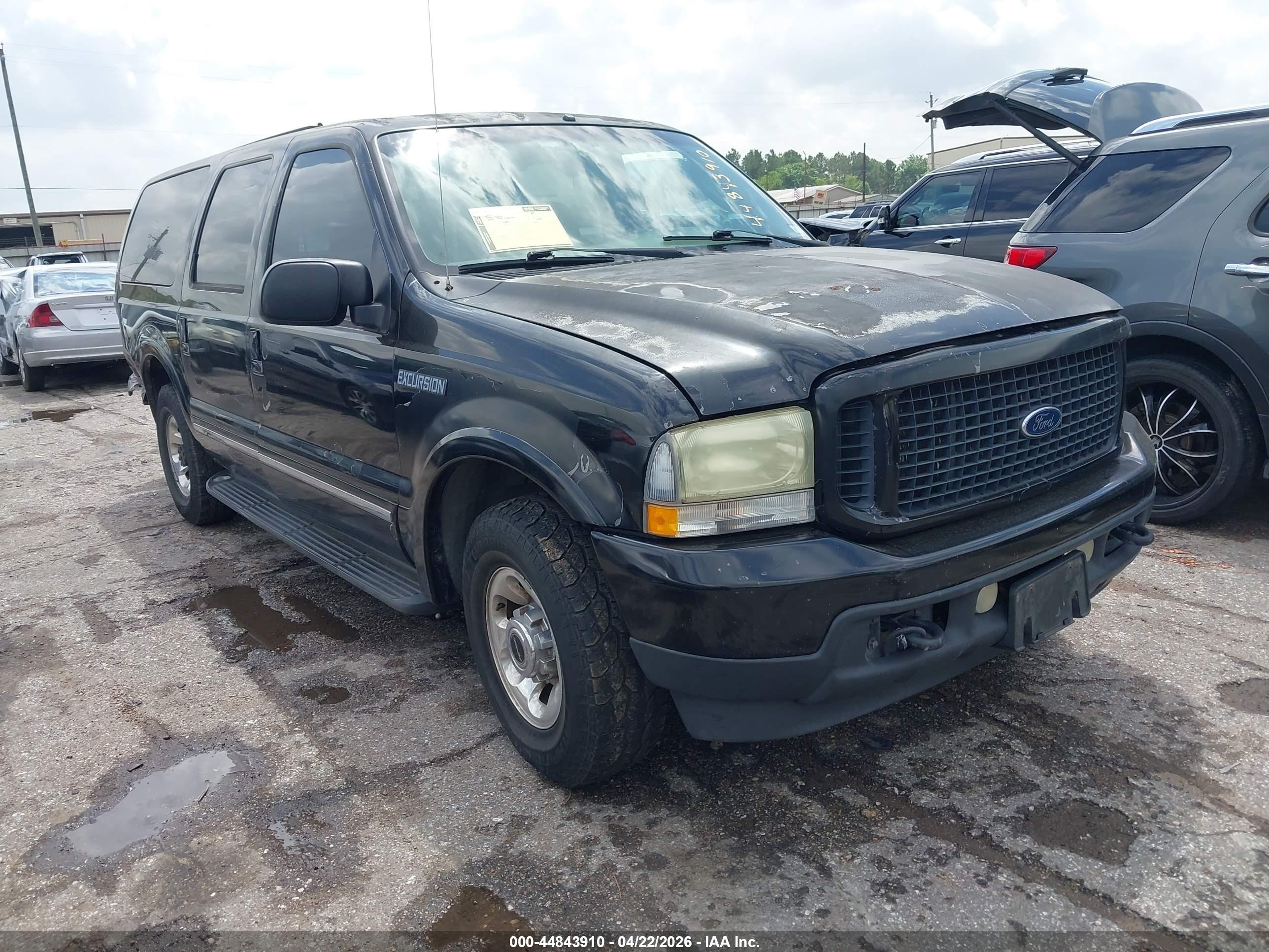2004 Ford Excursion Limited, VIN 1FMNU42P74EC04780 — Rear end