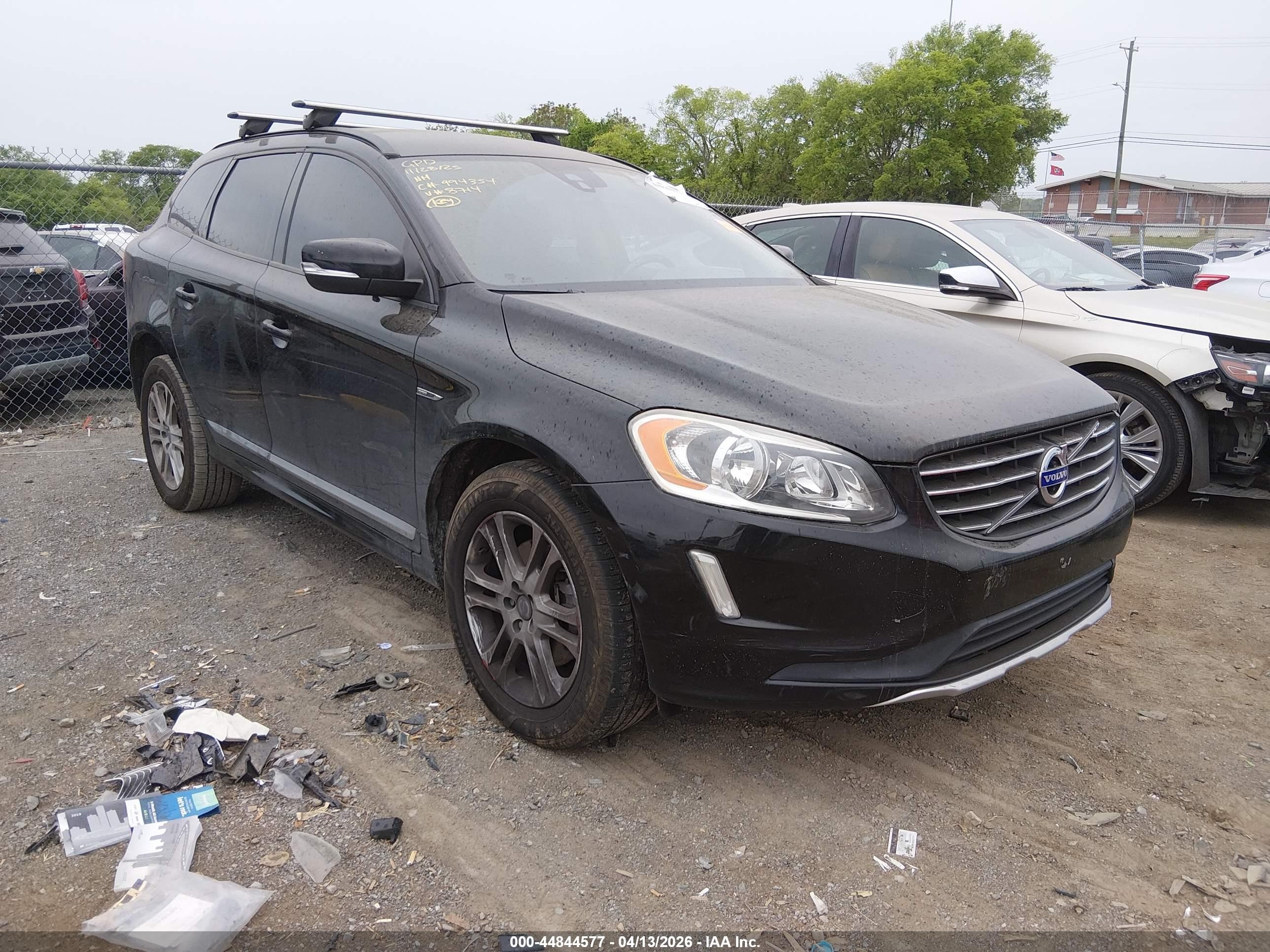 2015 Volvo XC60 T5 Drive-E, VIN YV440MDJ3F2648714 — Auction photo 1 of 5