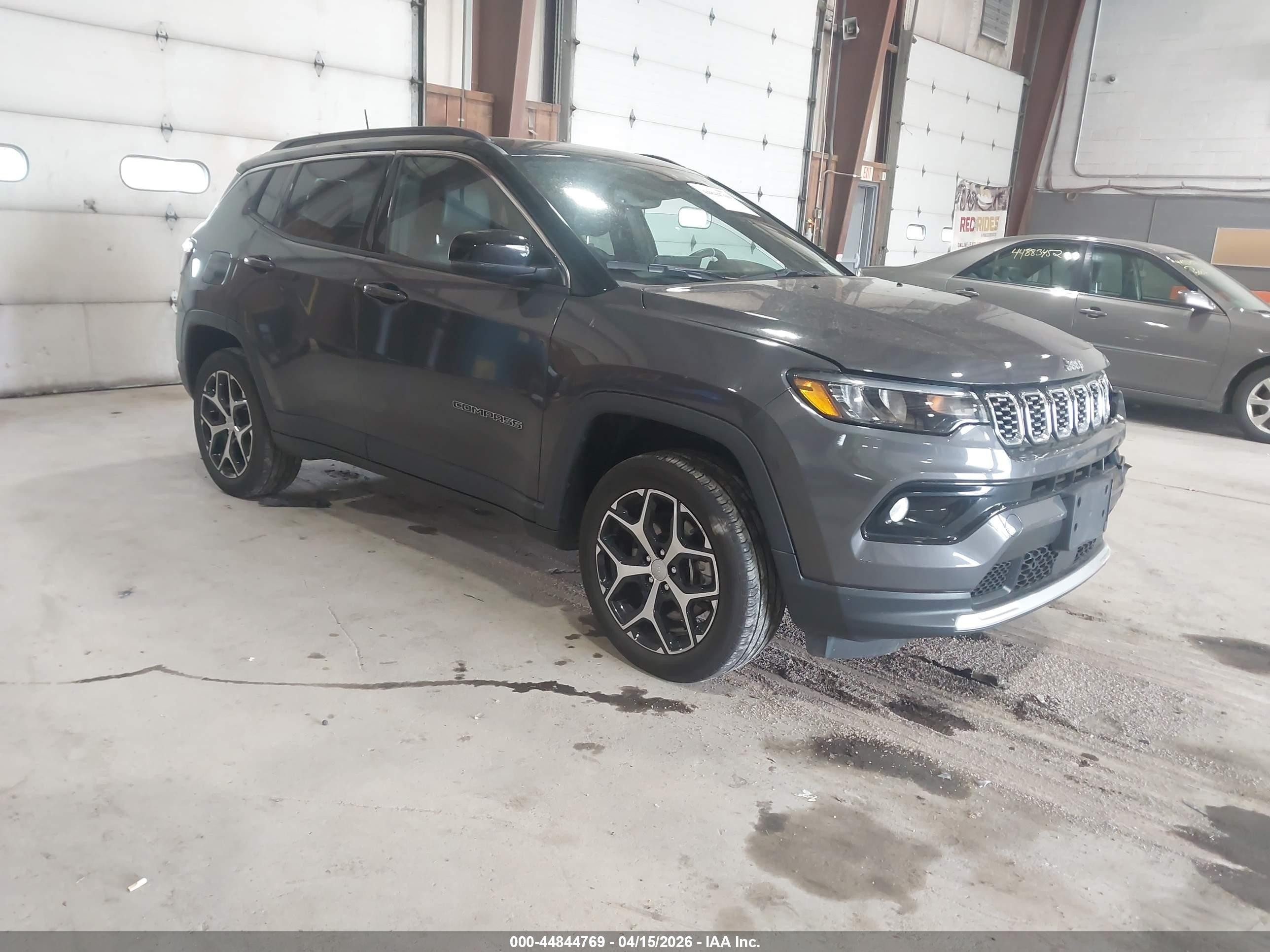 2024 Jeep Compass Limited, VIN 3C4NJDCN9RT163294 — Front end