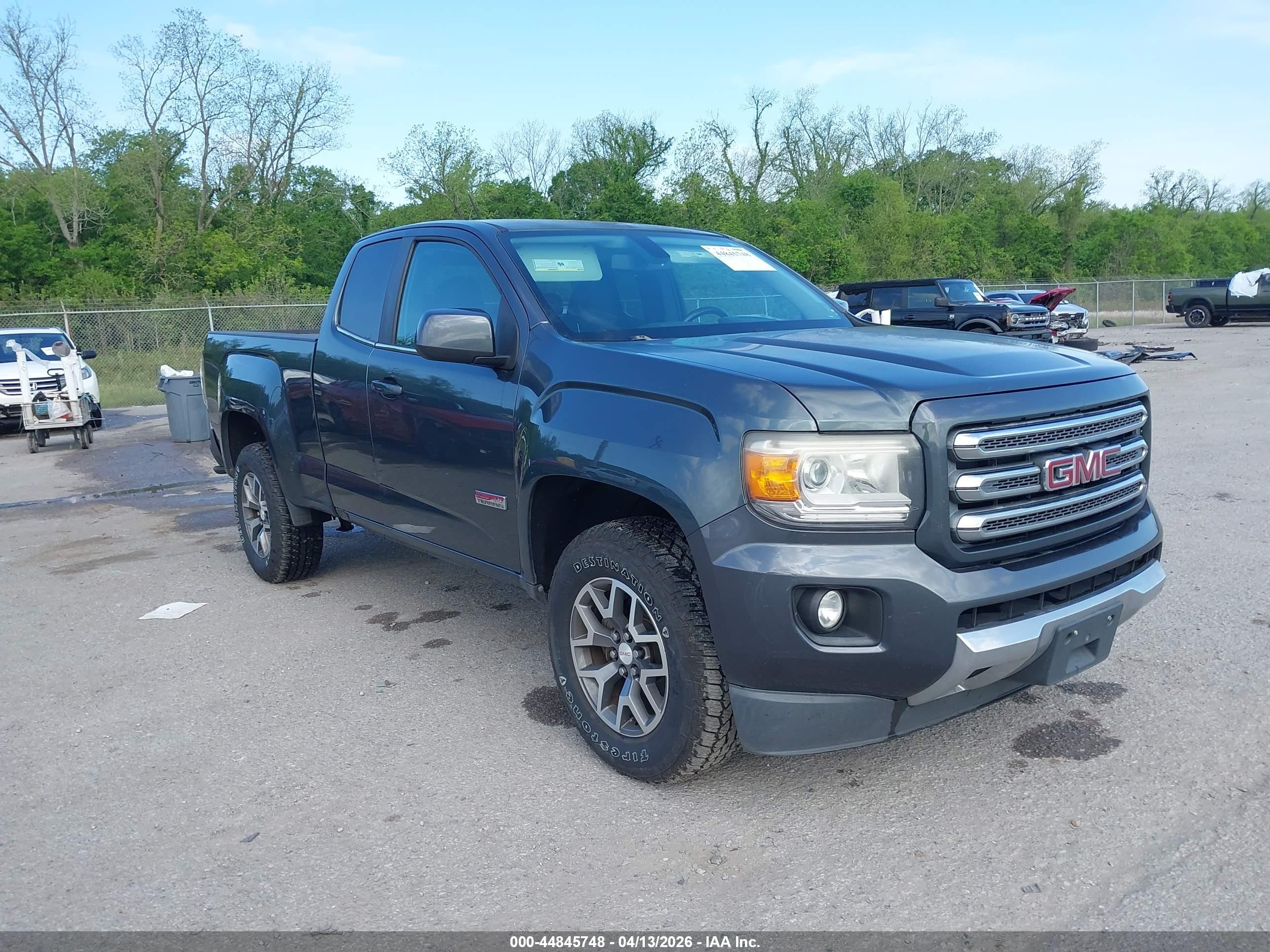 2015 GMC Canyon 4WD SLE, VIN 1GTH6BE39F1262232 — Rear end