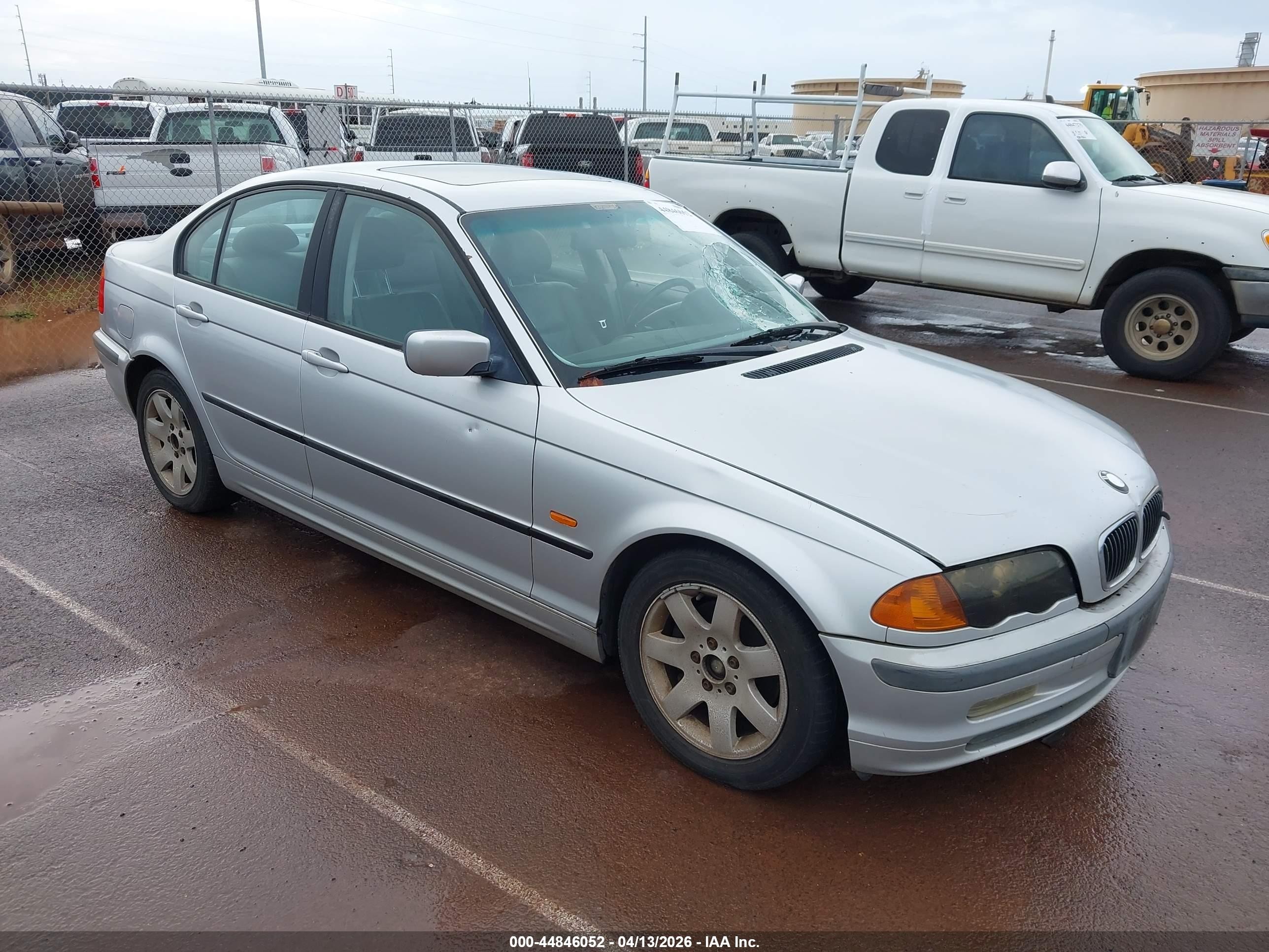 2001 BMW 3 Series 325i, VIN WBAAV33401FU89792 — Side