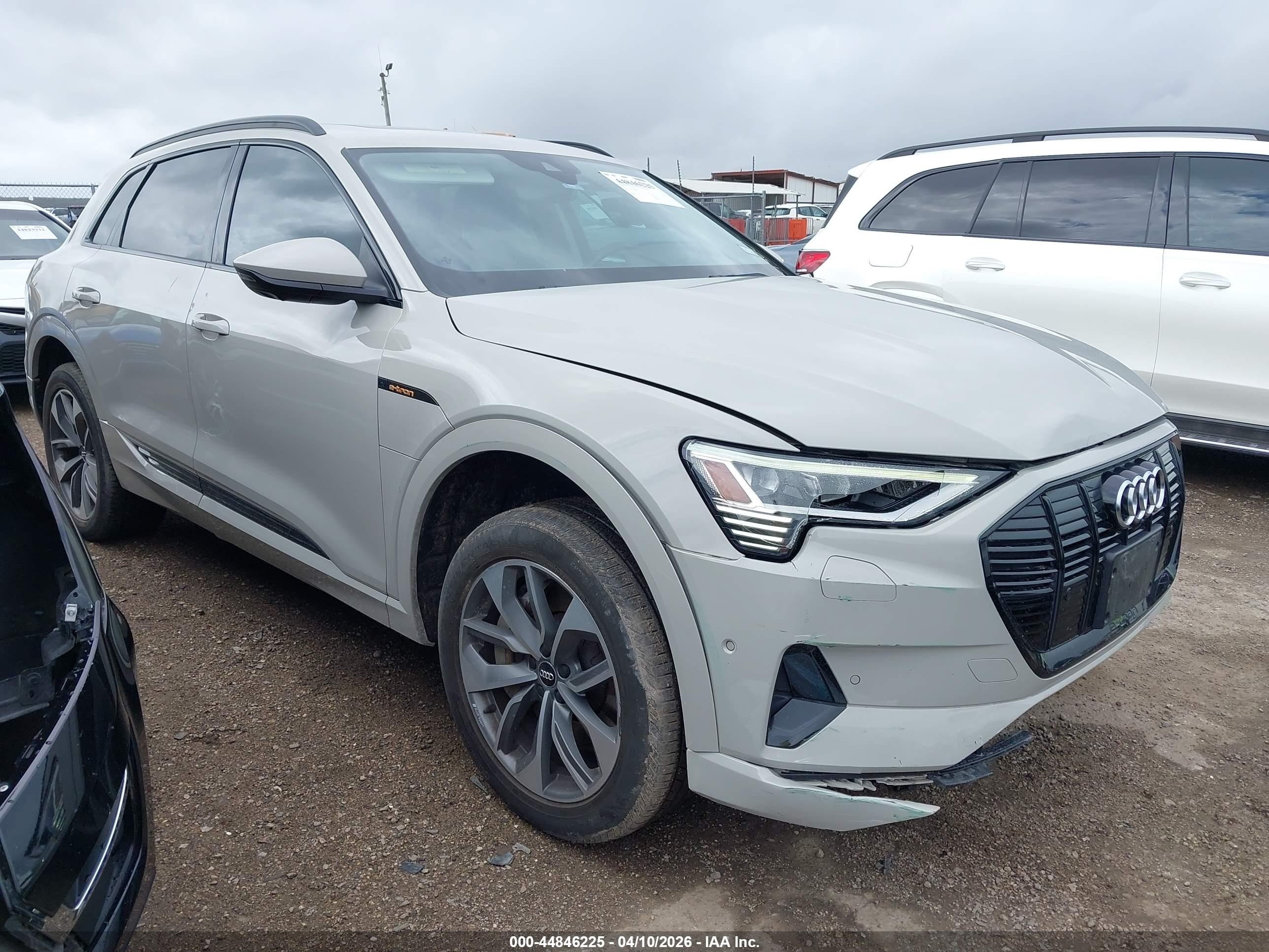 2021 Audi e-tron Premium Plus, VIN WA1LAAGE4MB004560 — Front end
