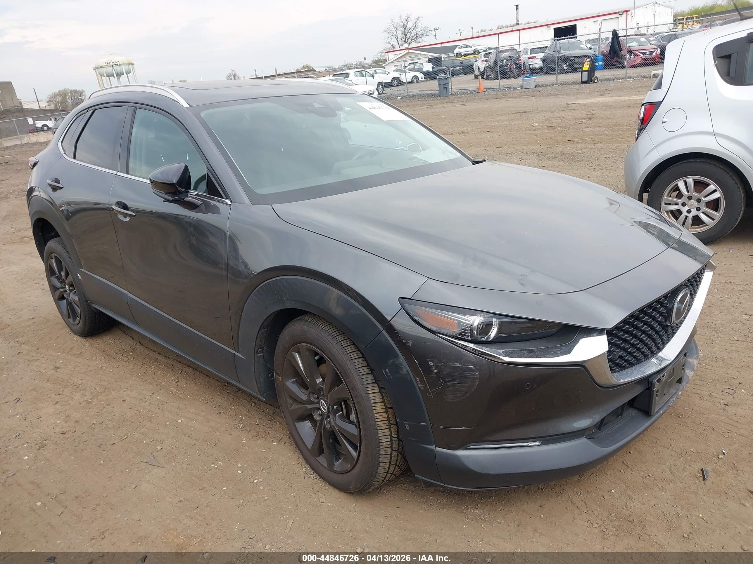 2022 Mazda CX-30 Premium Plus, VIN 3MVDMBEY3NM405255 — Front end