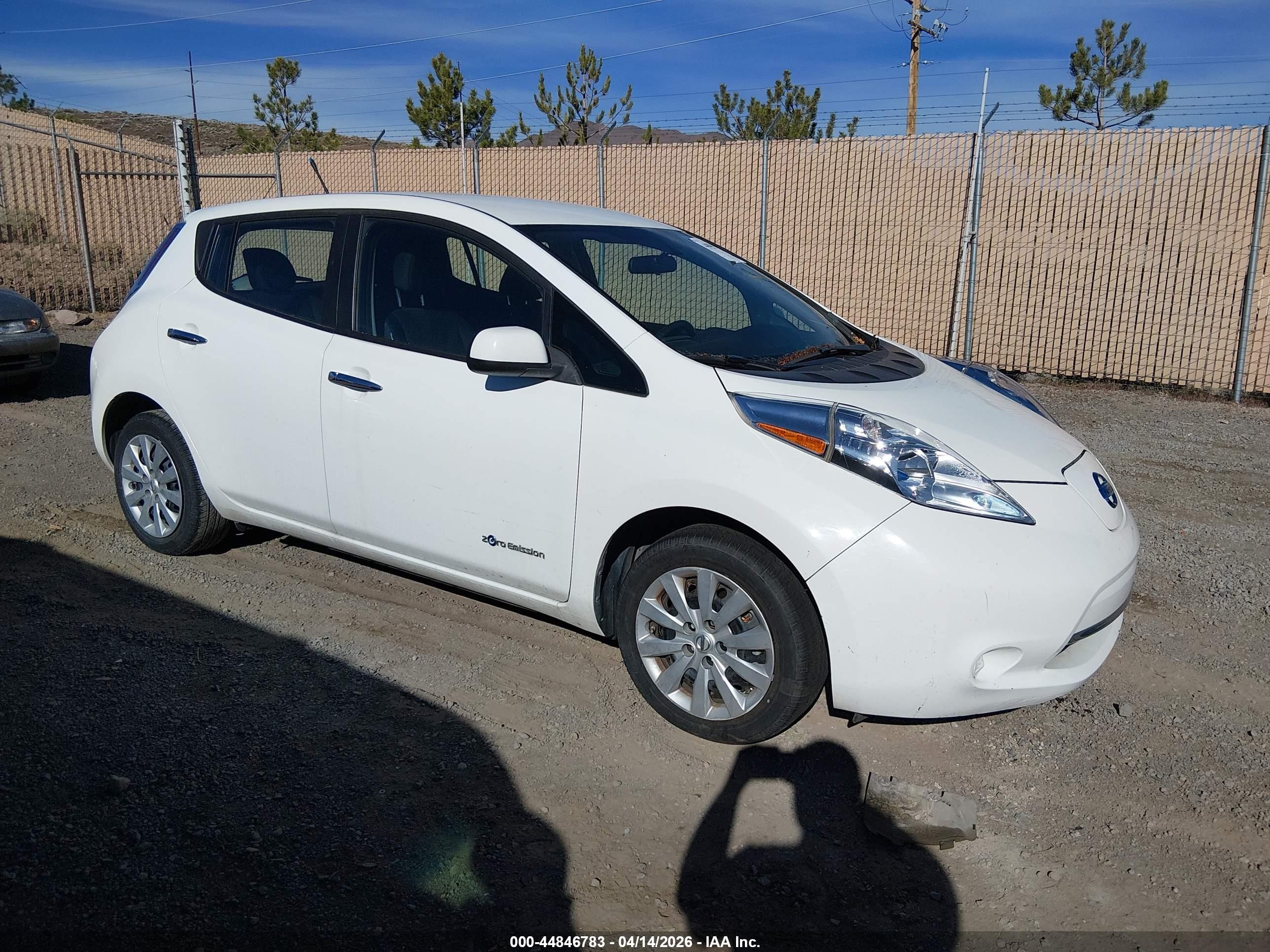 2013 Nissan LEAF SV, VIN 1N4AZ0CP7DC420058 — Normal wear