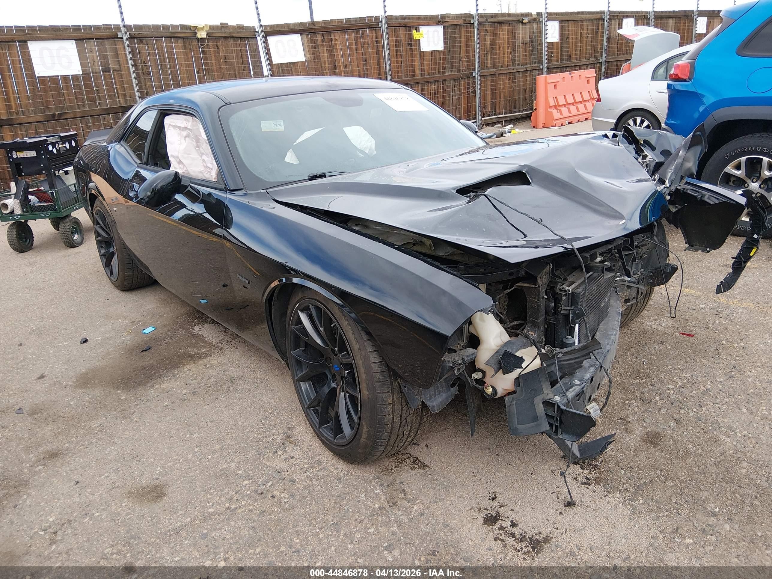 2017 Dodge Challenger R/T Plus, VIN 2C3CDZBT1HH611535 — Front end