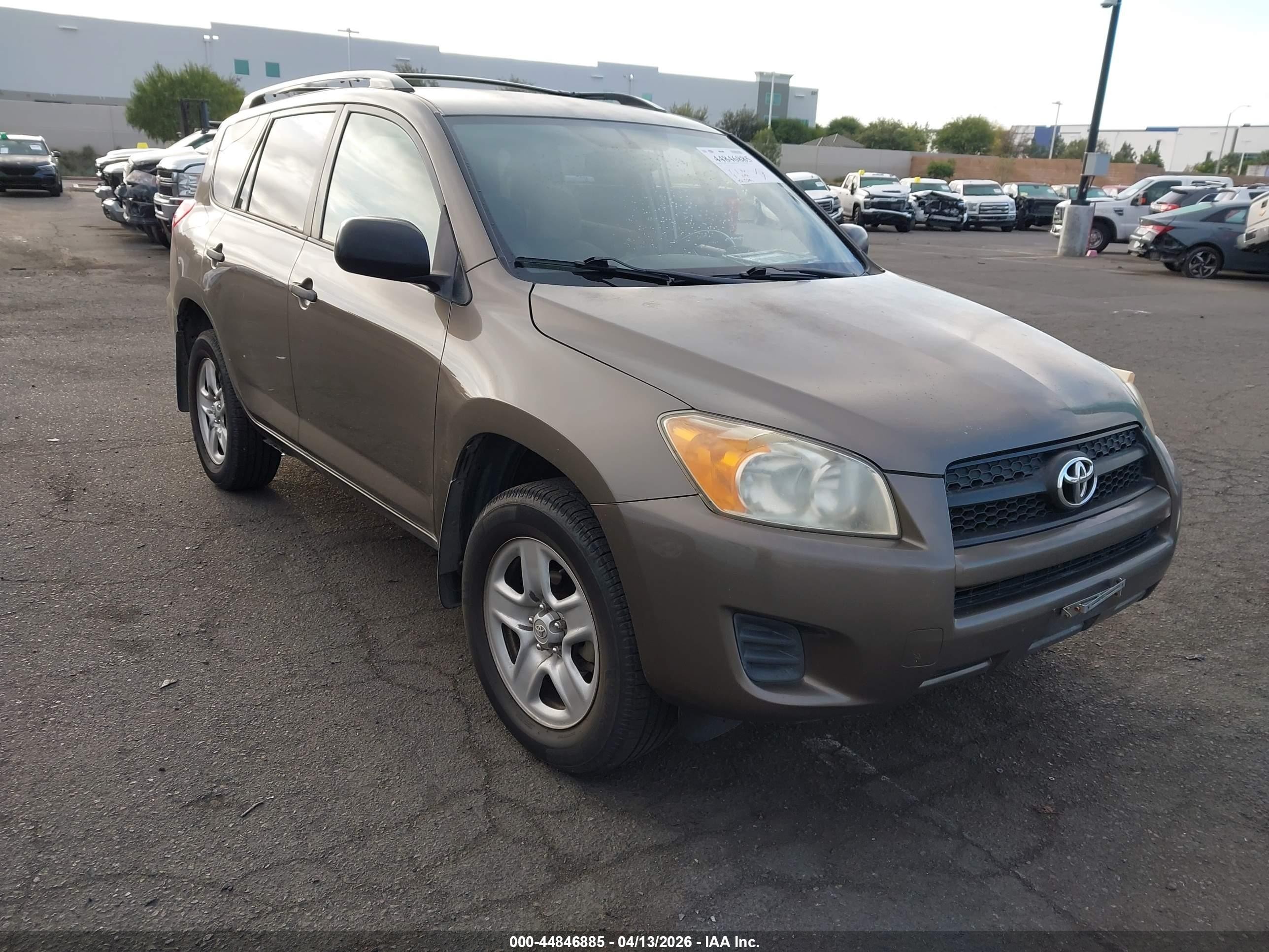 2009 Toyota RAV4, VIN JTMZF33V995013182 — Side