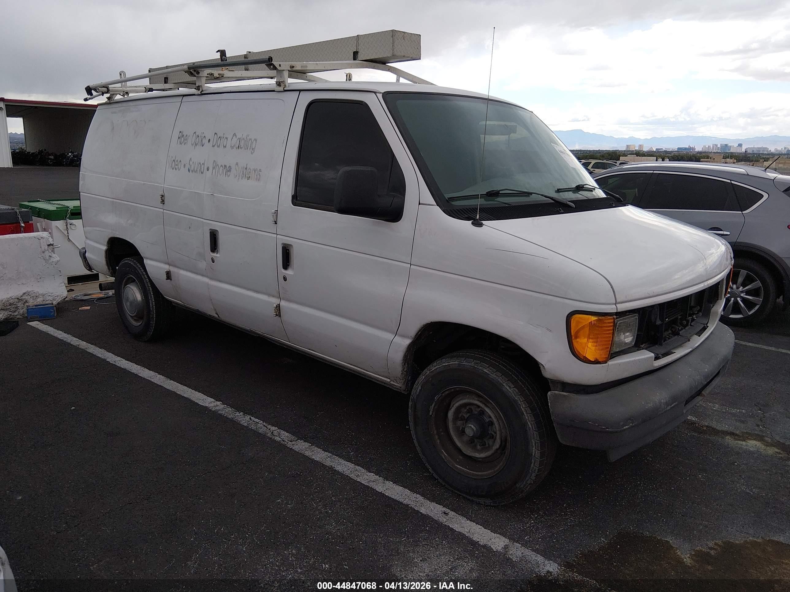 2005 Ford Econoline Cargo, VIN 1FTNE24L95HA10493 — Front end