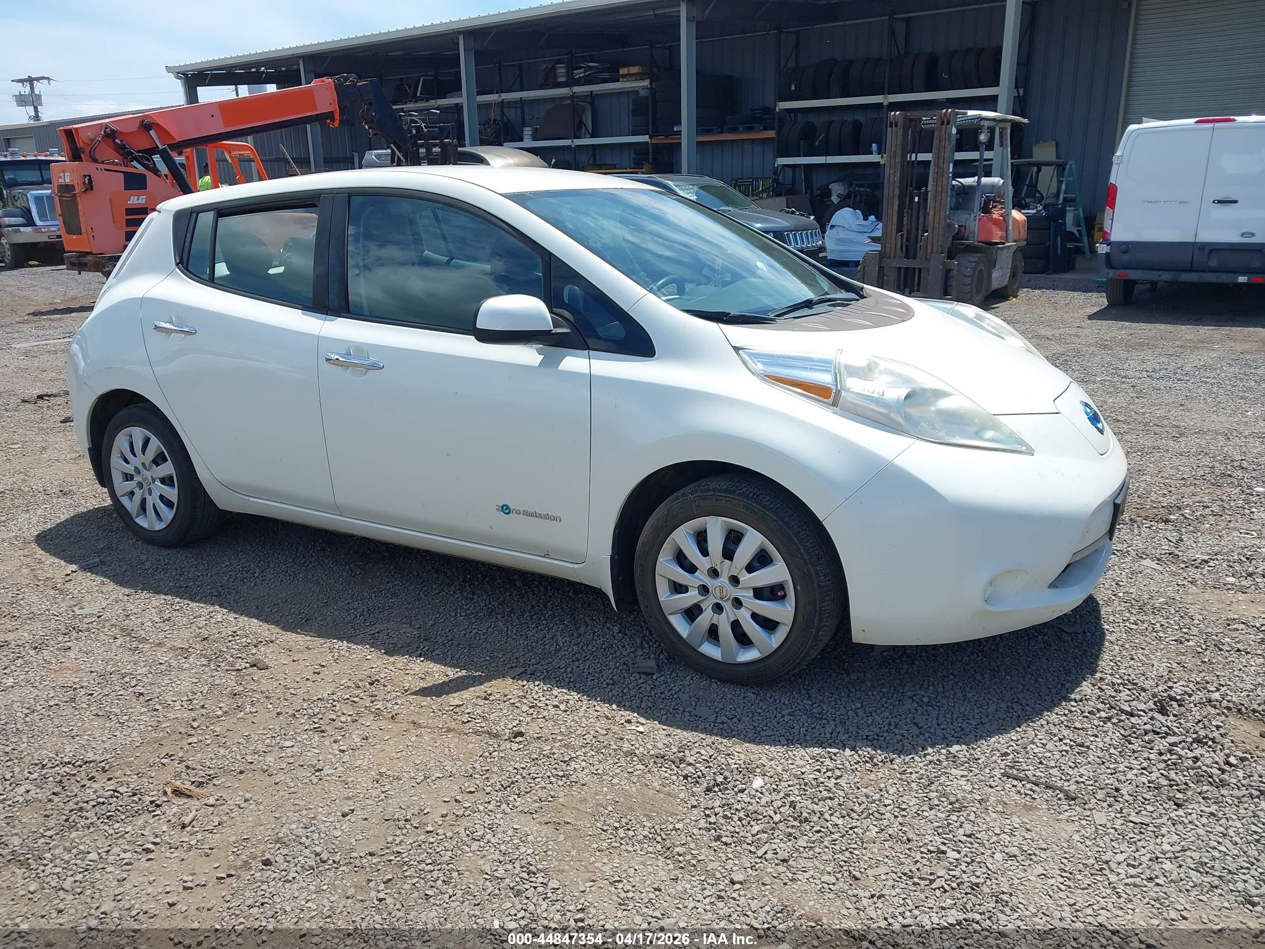 2016 Nissan LEAF S, VIN 1N4AZ0CP5GC302451 — Fresh water flood