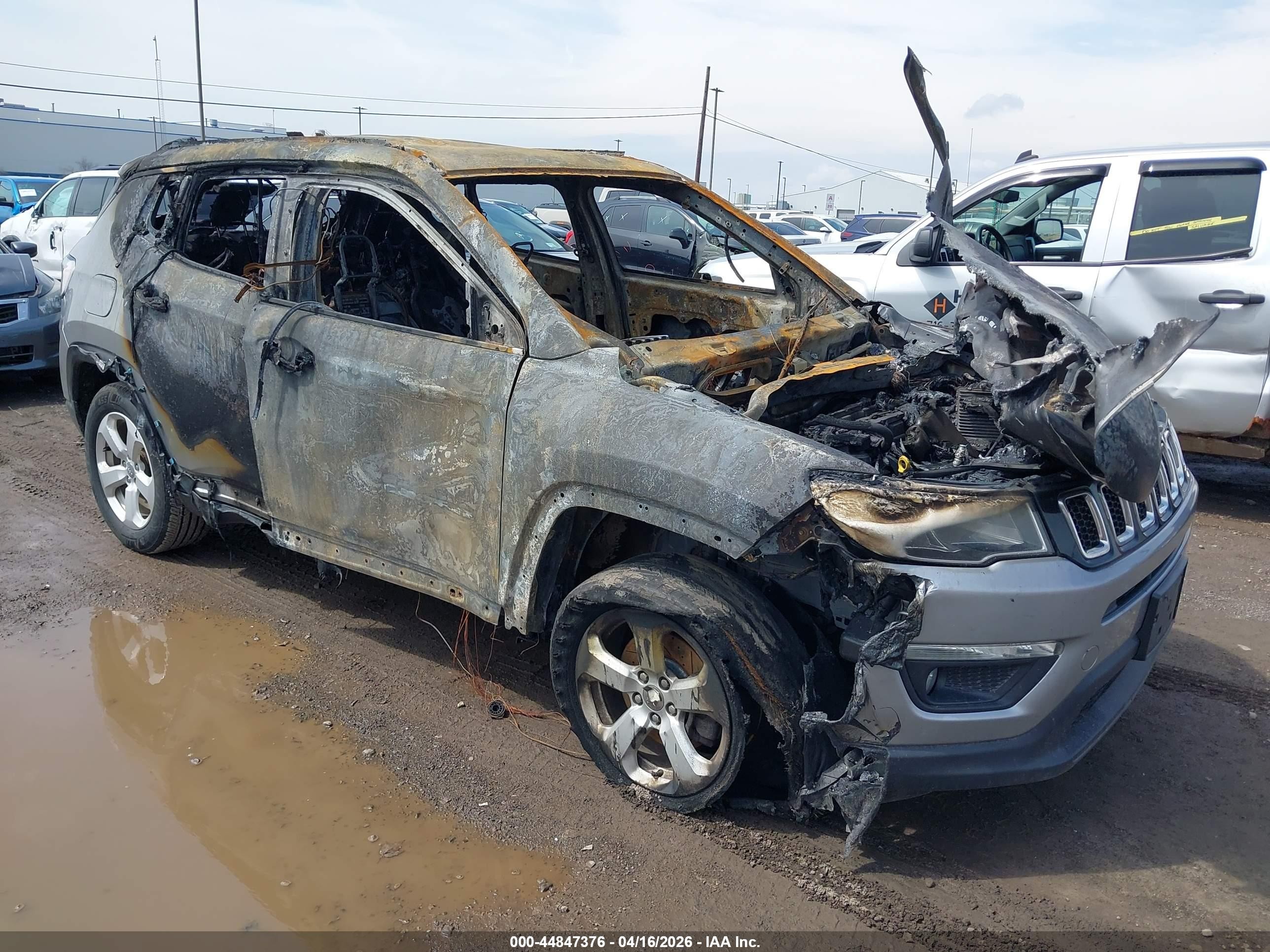2019 Jeep Compass Latitude, VIN 3C4NJDBB0KT850709 — Interior fire