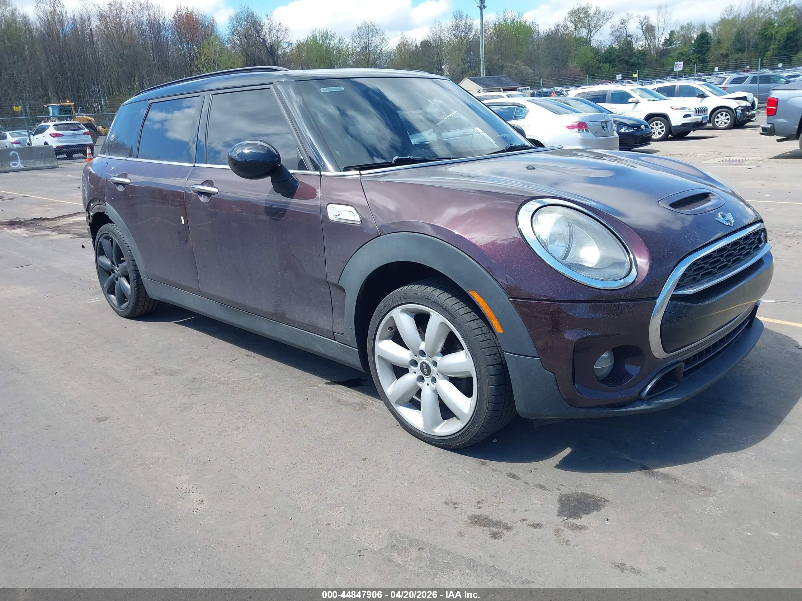2016 MINI Clubman S, VIN WMWLN9C53G2E15984 — Rear end