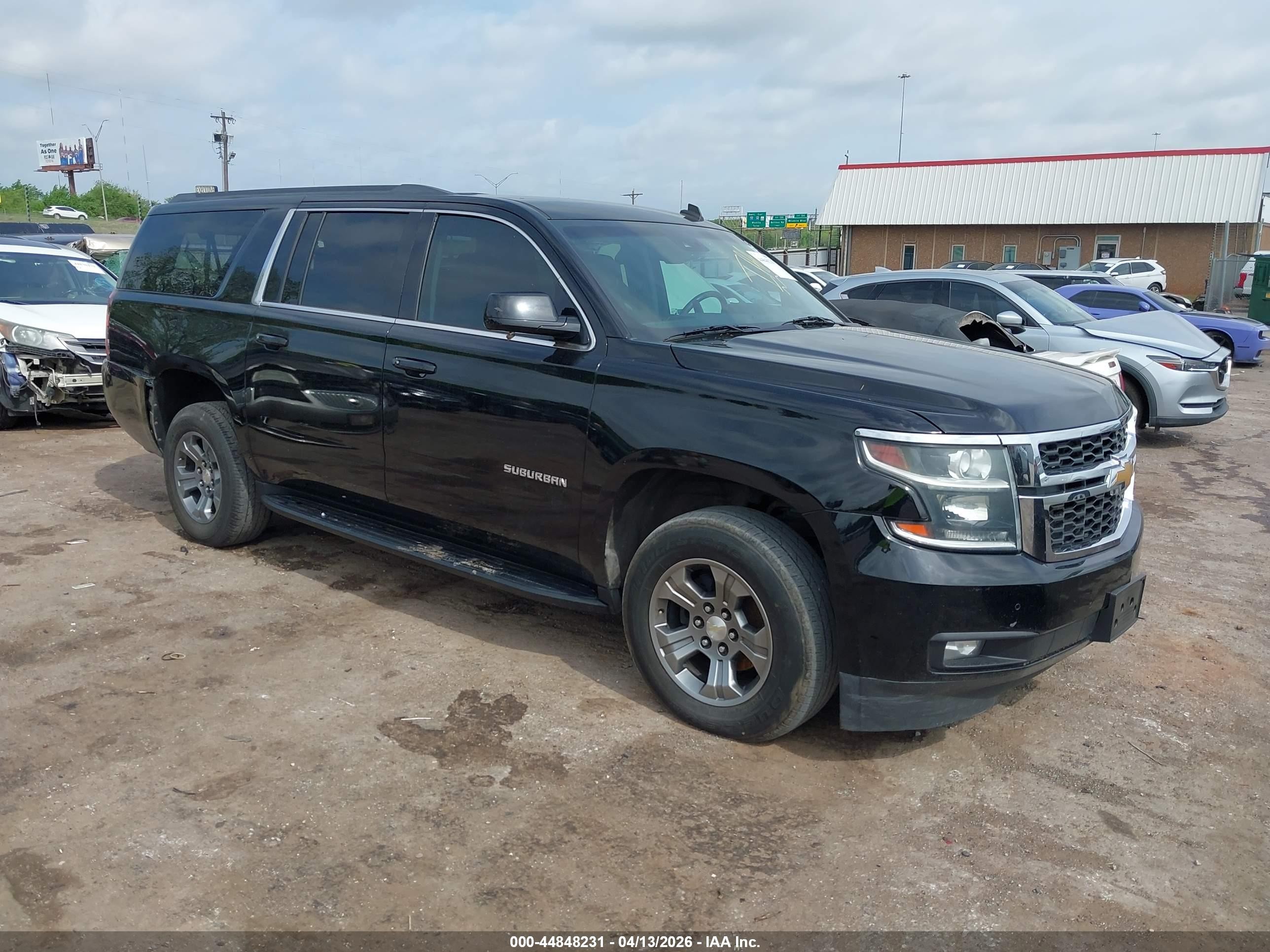 2015 Chevrolet Suburban LT, VIN 1GNSCJKC4FR123082 — Rear end