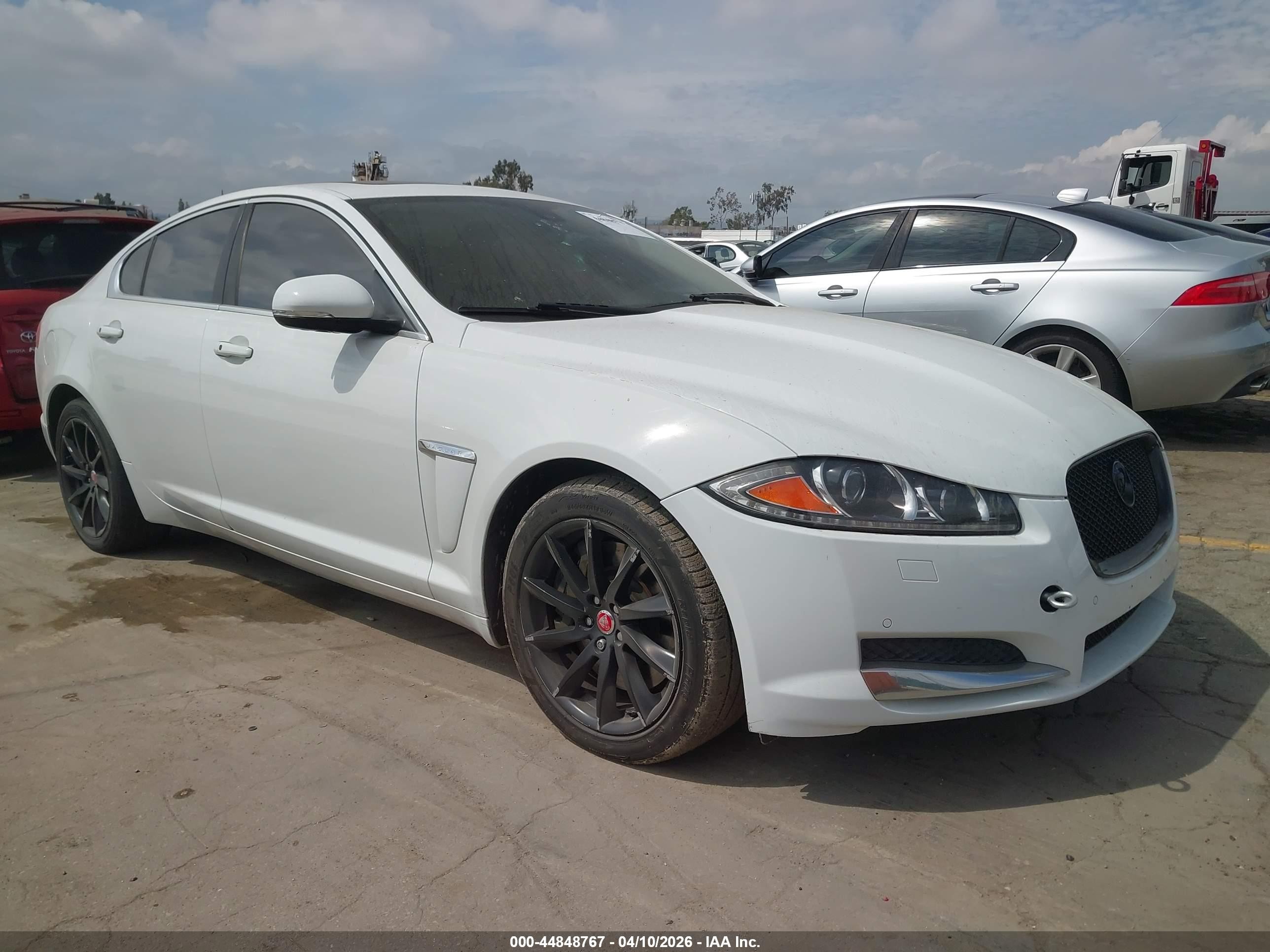 2015 Jaguar XF T Premium, VIN SAJWA0FSXFPU61899 — Normal wear