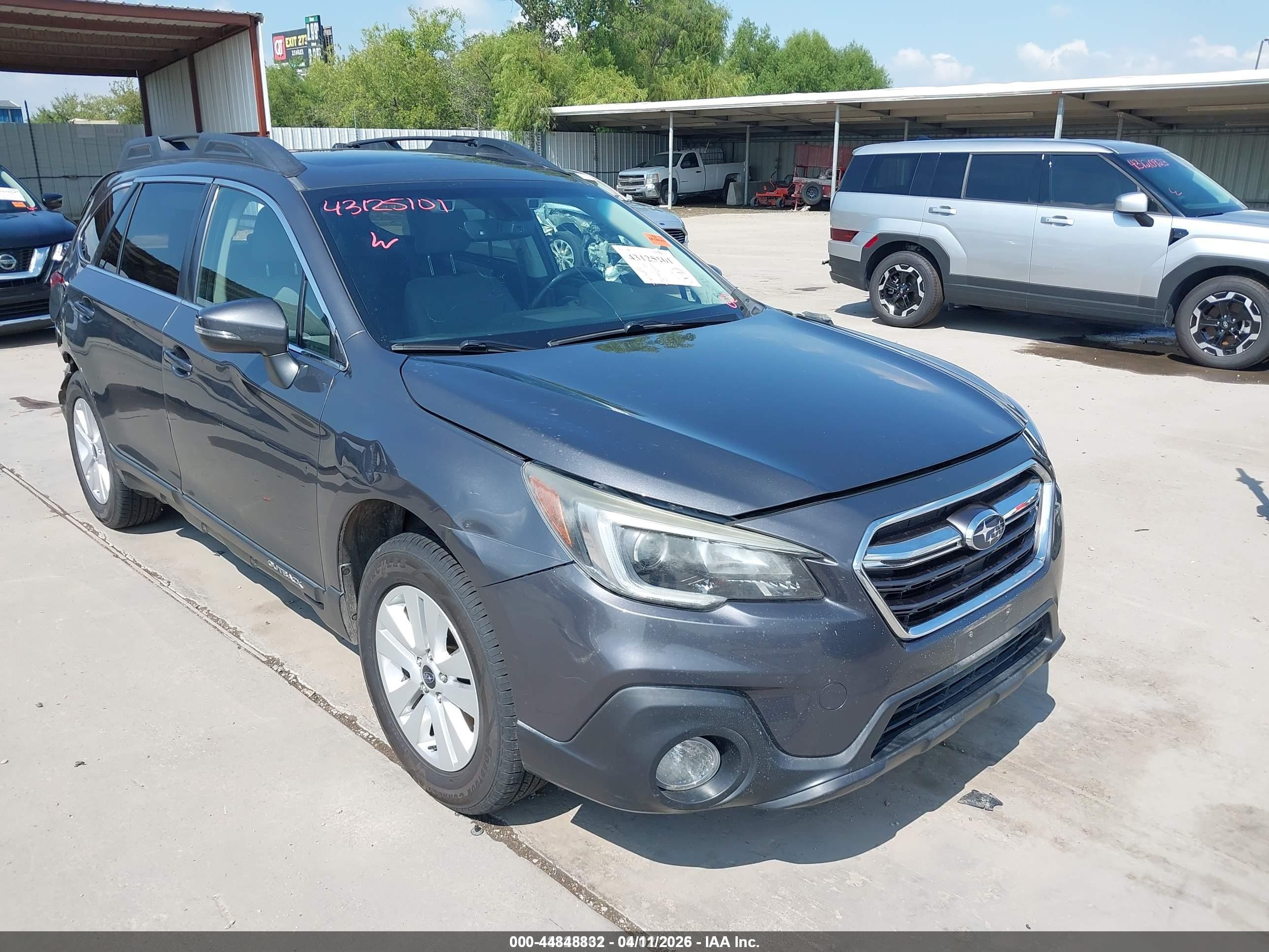 2019 Subaru Outback Premium, VIN 4S4BSAHC7K3294971 — Зад