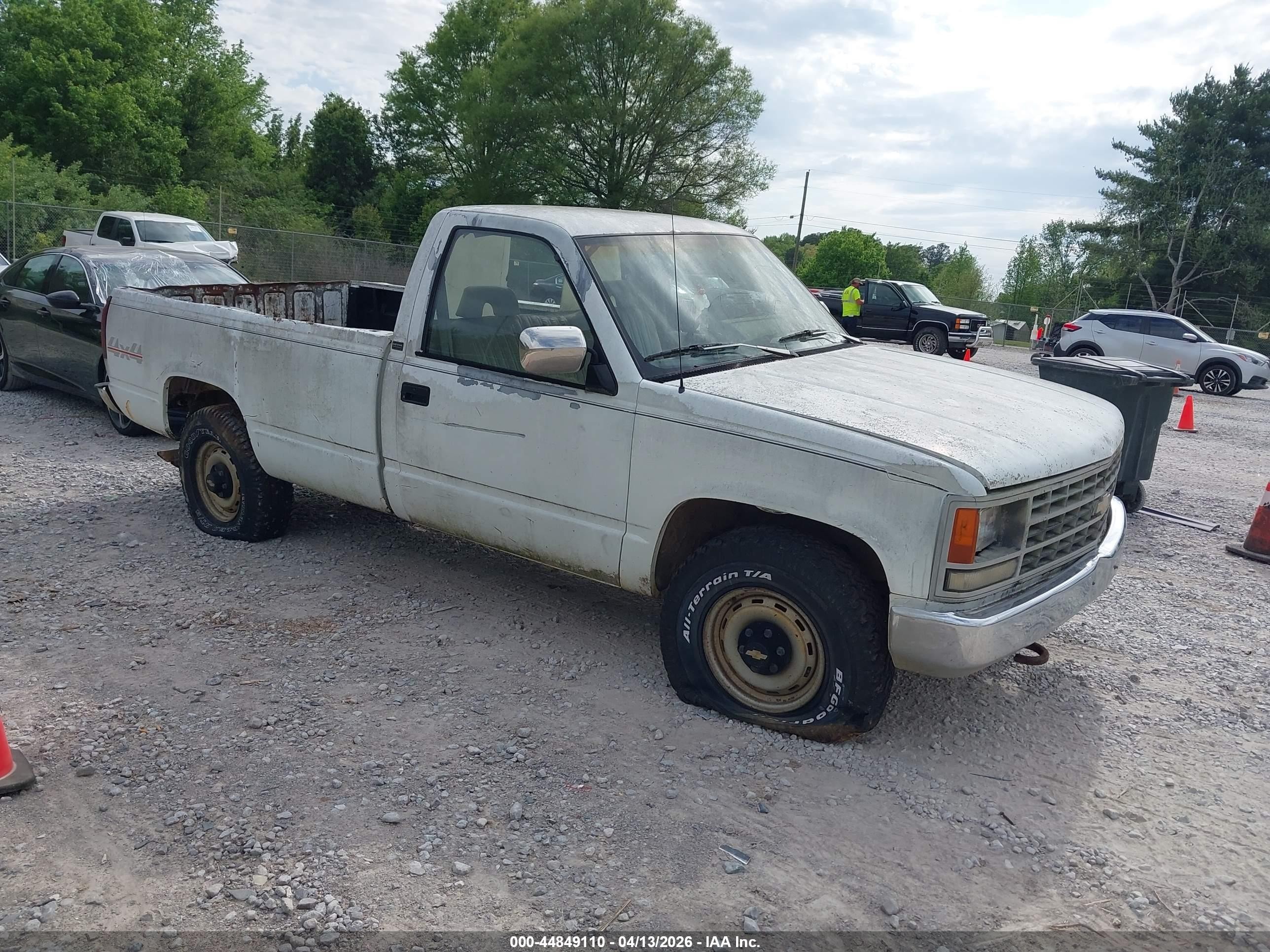 1992 Chevrolet K2500, VIN 1GCFK24C1NE204224 — All over