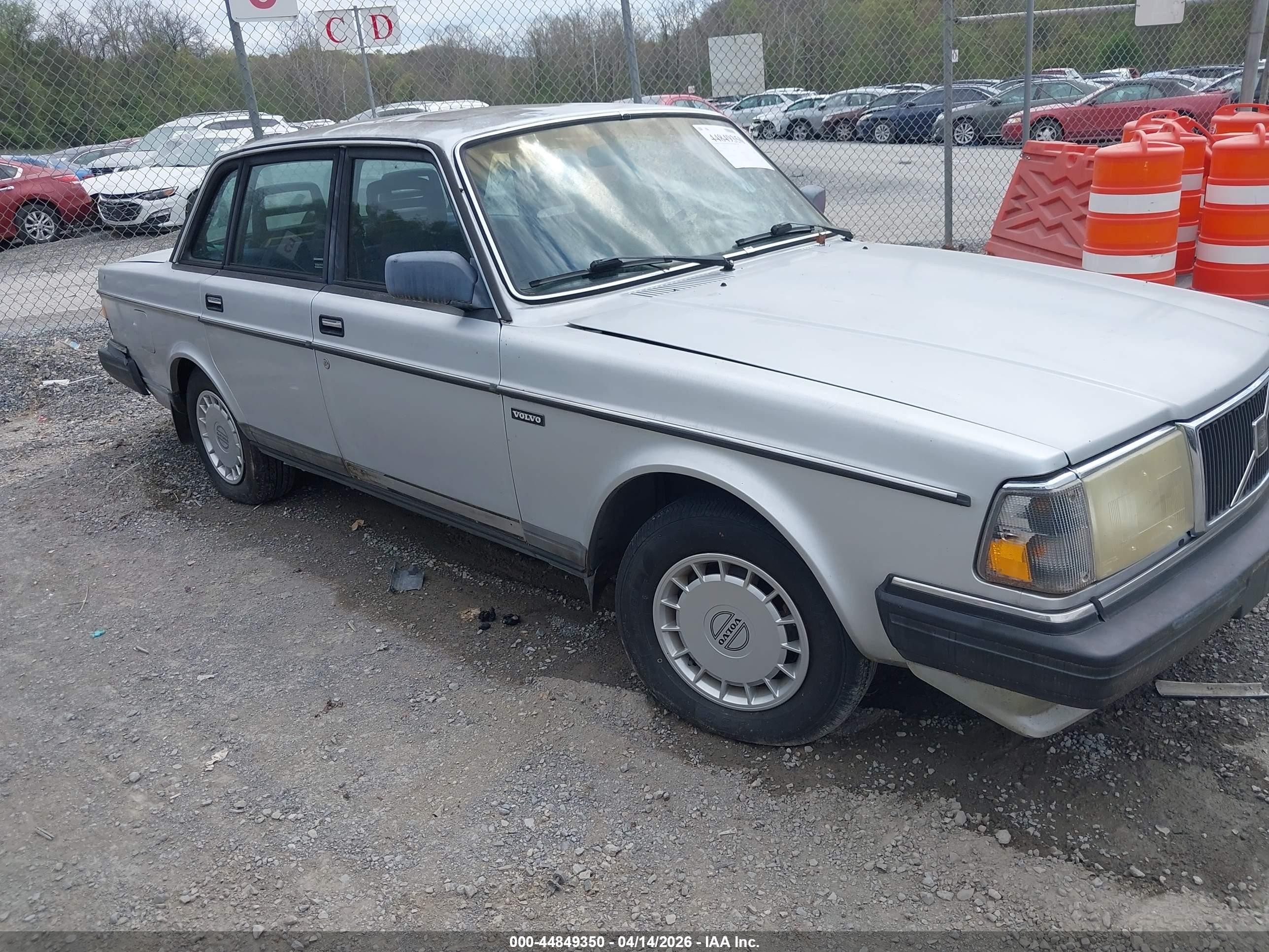 1990 Volvo 240, VIN YV1AA8847L142237 — Normal wear