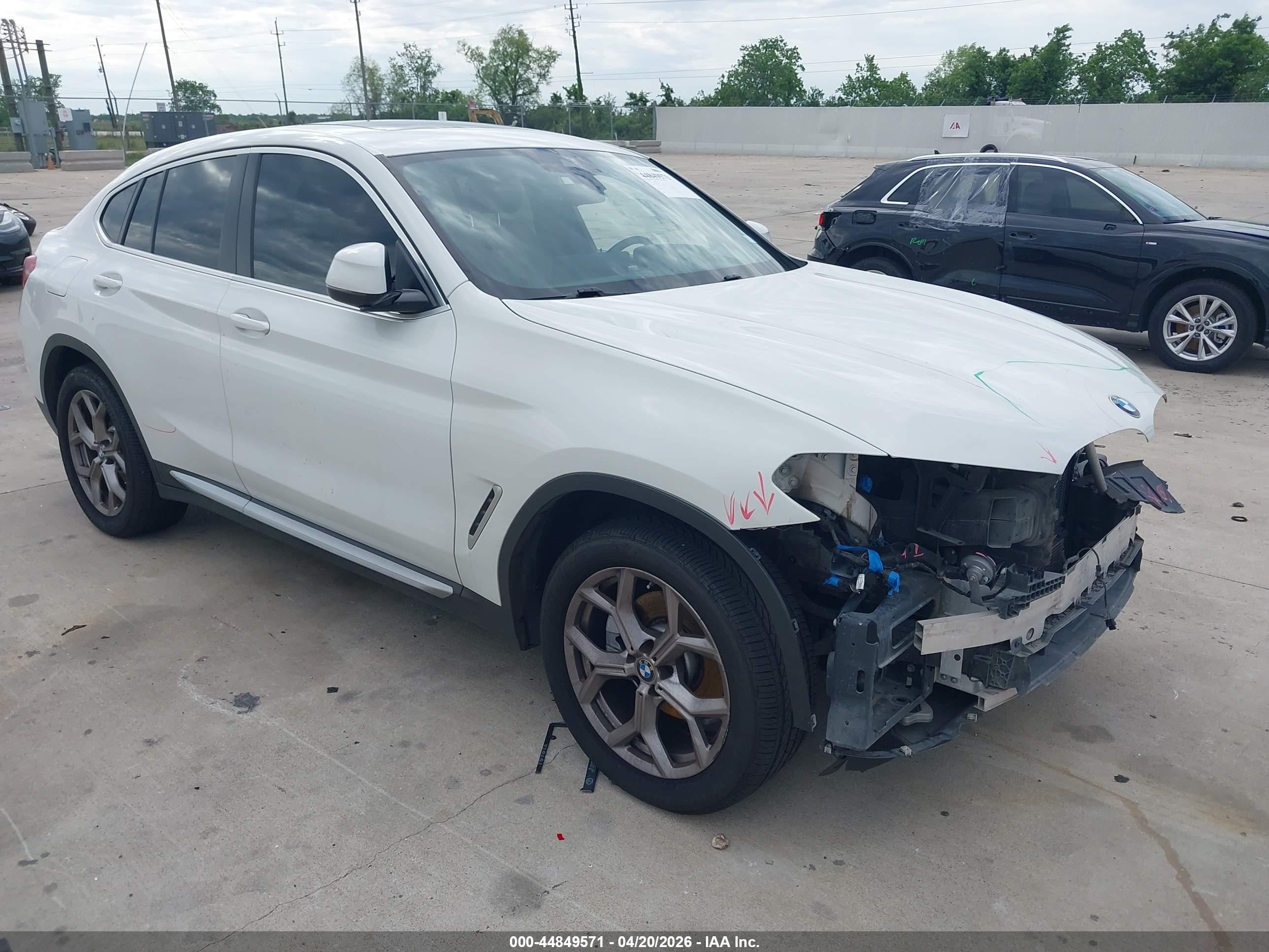 2022 BMW X4 xDrive30i, VIN 5UX33DT05N9J13693 — Front end