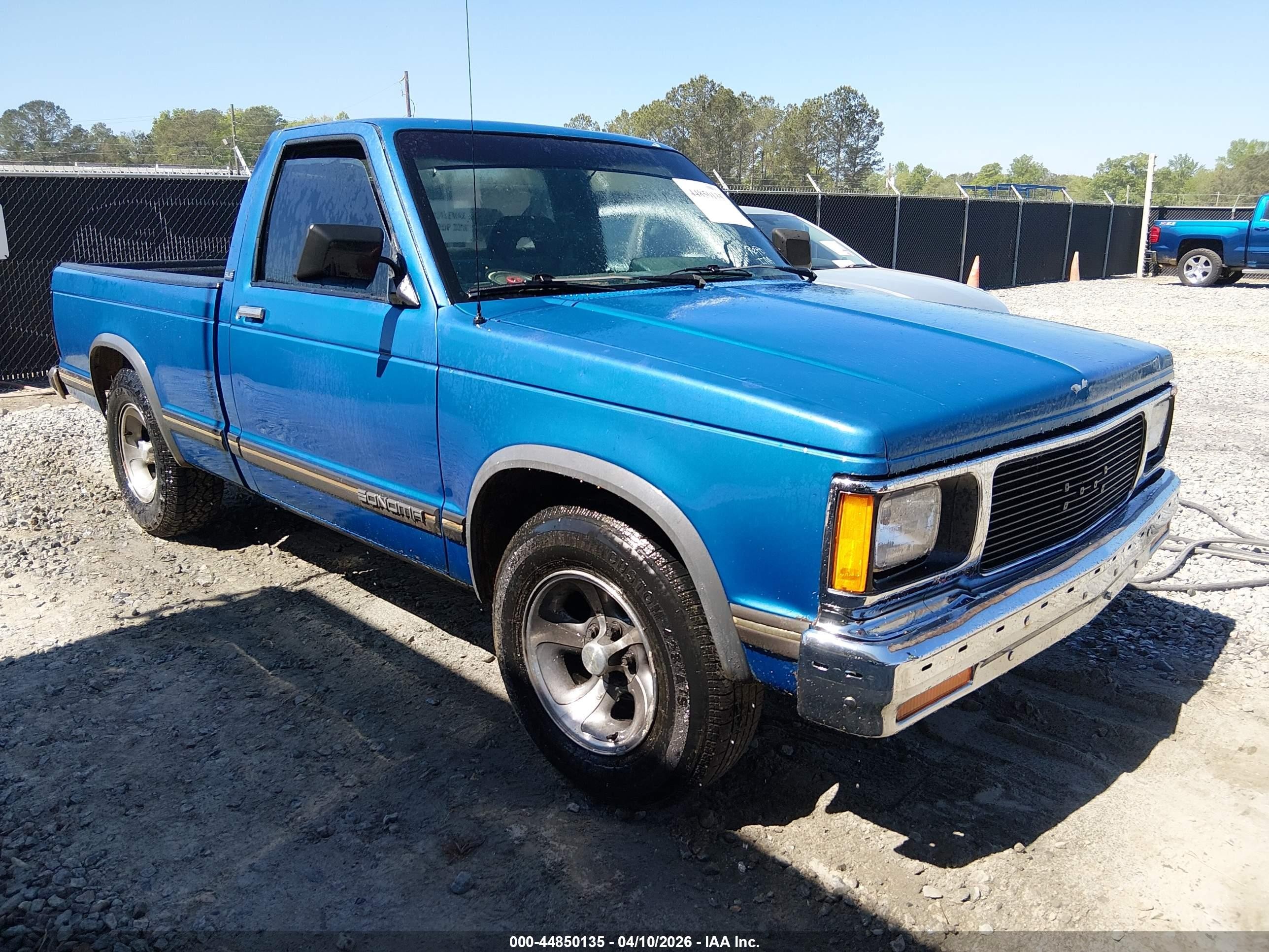 1993 GMC Sonoma, VIN 1GTCS14Z5P8510023 — Vandalism