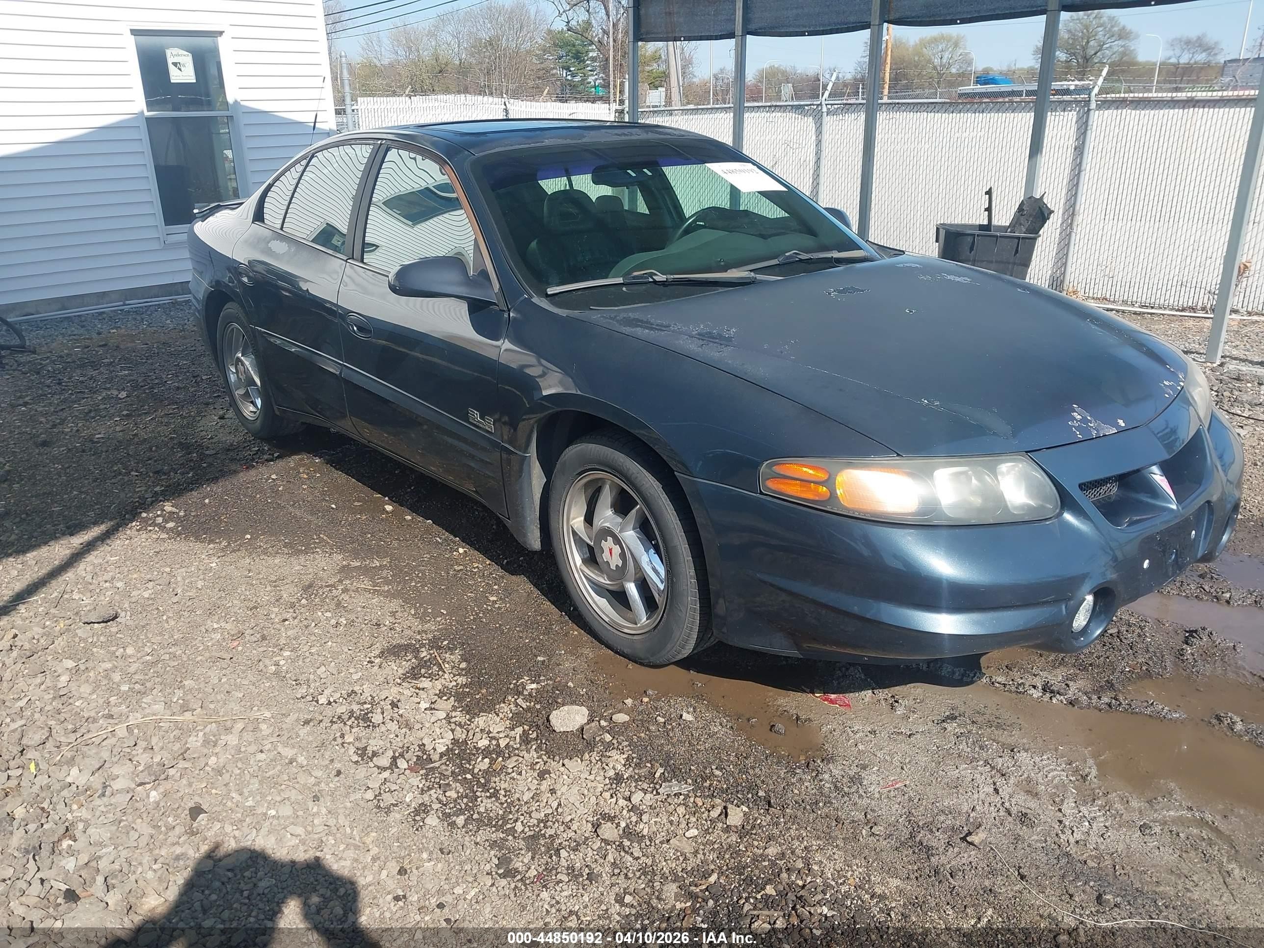 2001 Pontiac Bonneville SLE, VIN 1G2HY54K214171903 — Engine fire