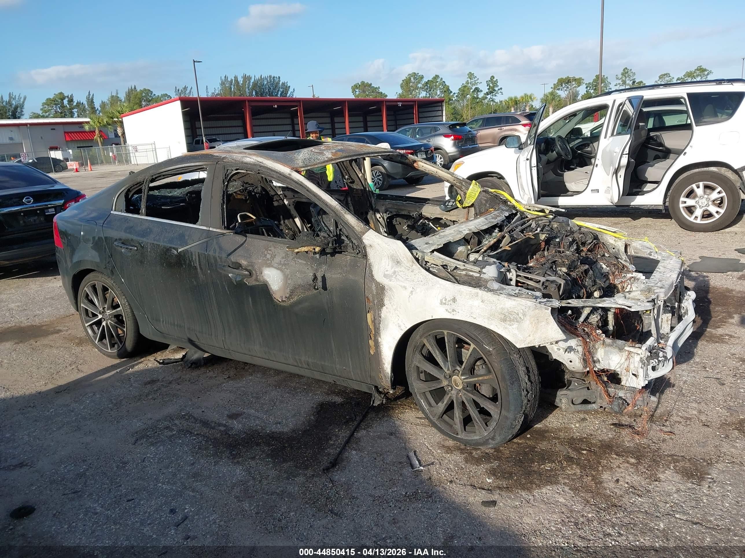 2016 Volvo S60 T5 Drive-E Premier, VIN YV126MFK1G2407082 — Burn