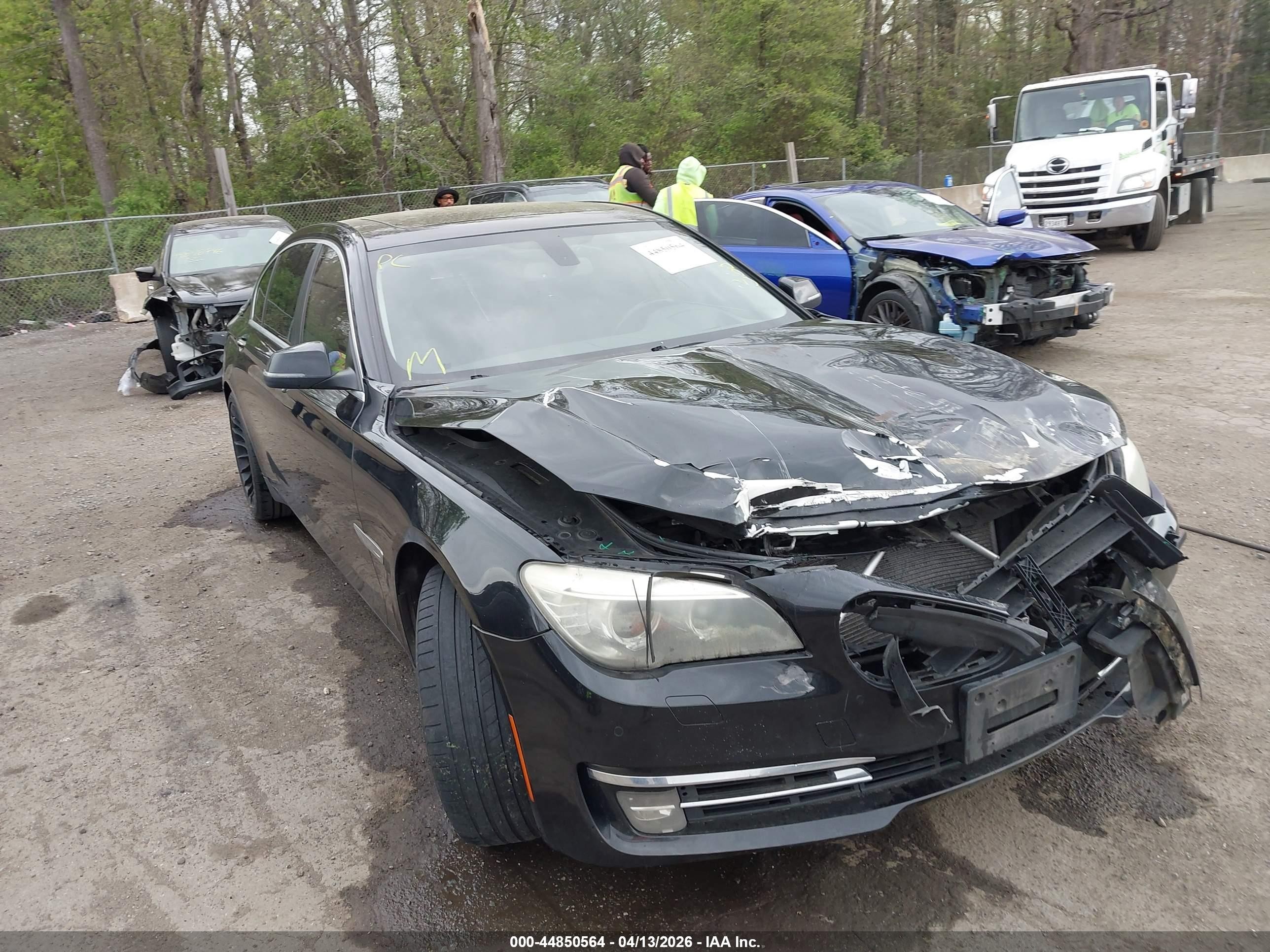 2013 BMW 7 Series 740Li xDrive, VIN WBAYF4C59DD127552 — Front end