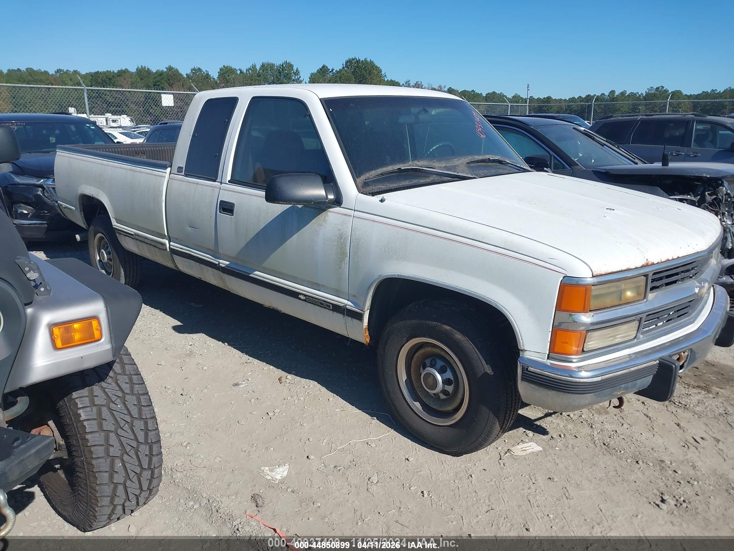 1996 Chevrolet Silverado 2500, VIN 1GCGC29F8TE182367 — Rear end