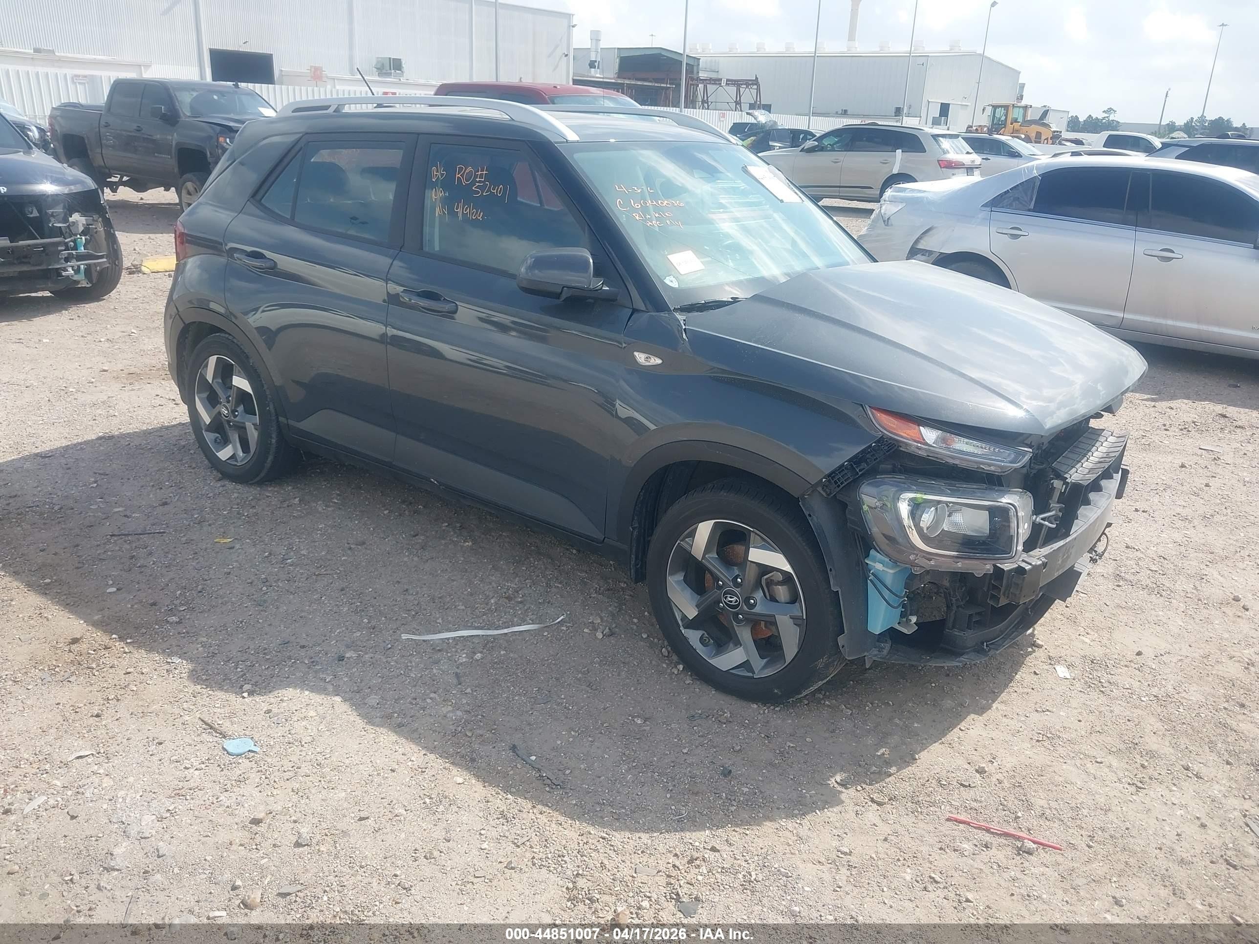 2024 Hyundai Venue SEL, VIN KMHRC8A32RU299921 — Front end