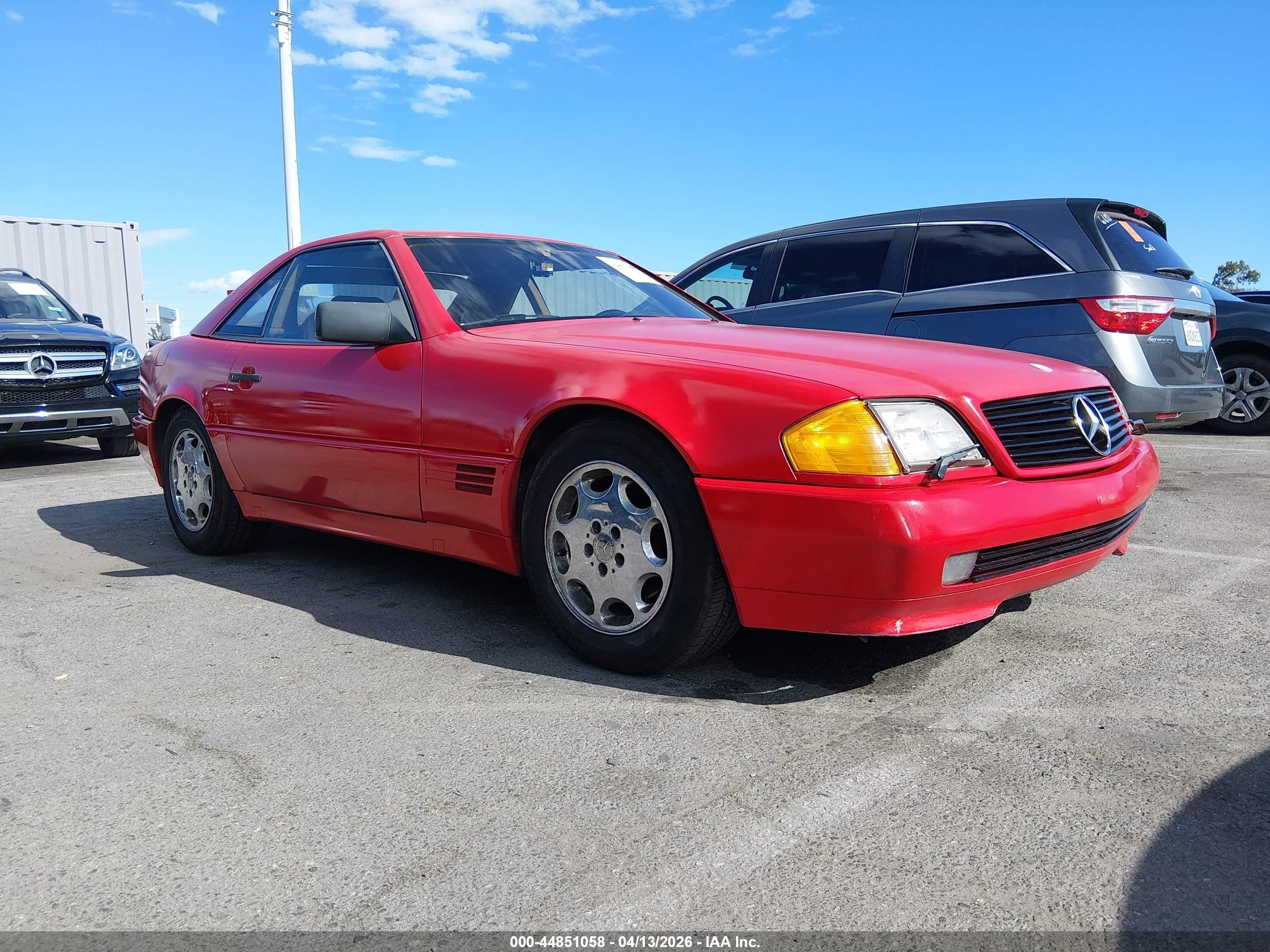1992 Mercedes-Benz 500, VIN WDBFA66E4NF043935 — Normal wear