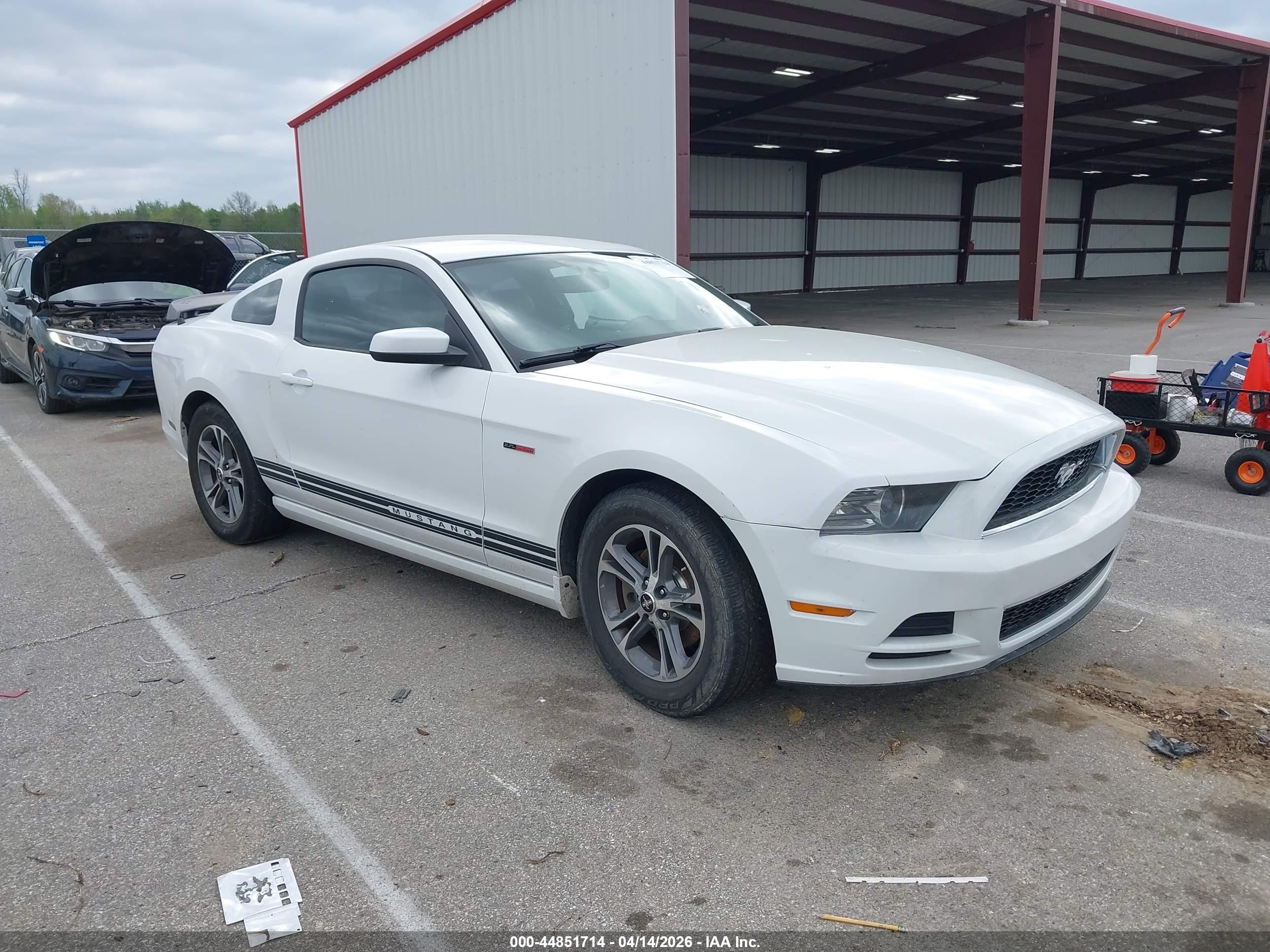 2014 Ford Mustang V6, VIN 1ZVBP8AMXE5279369 — Front end
