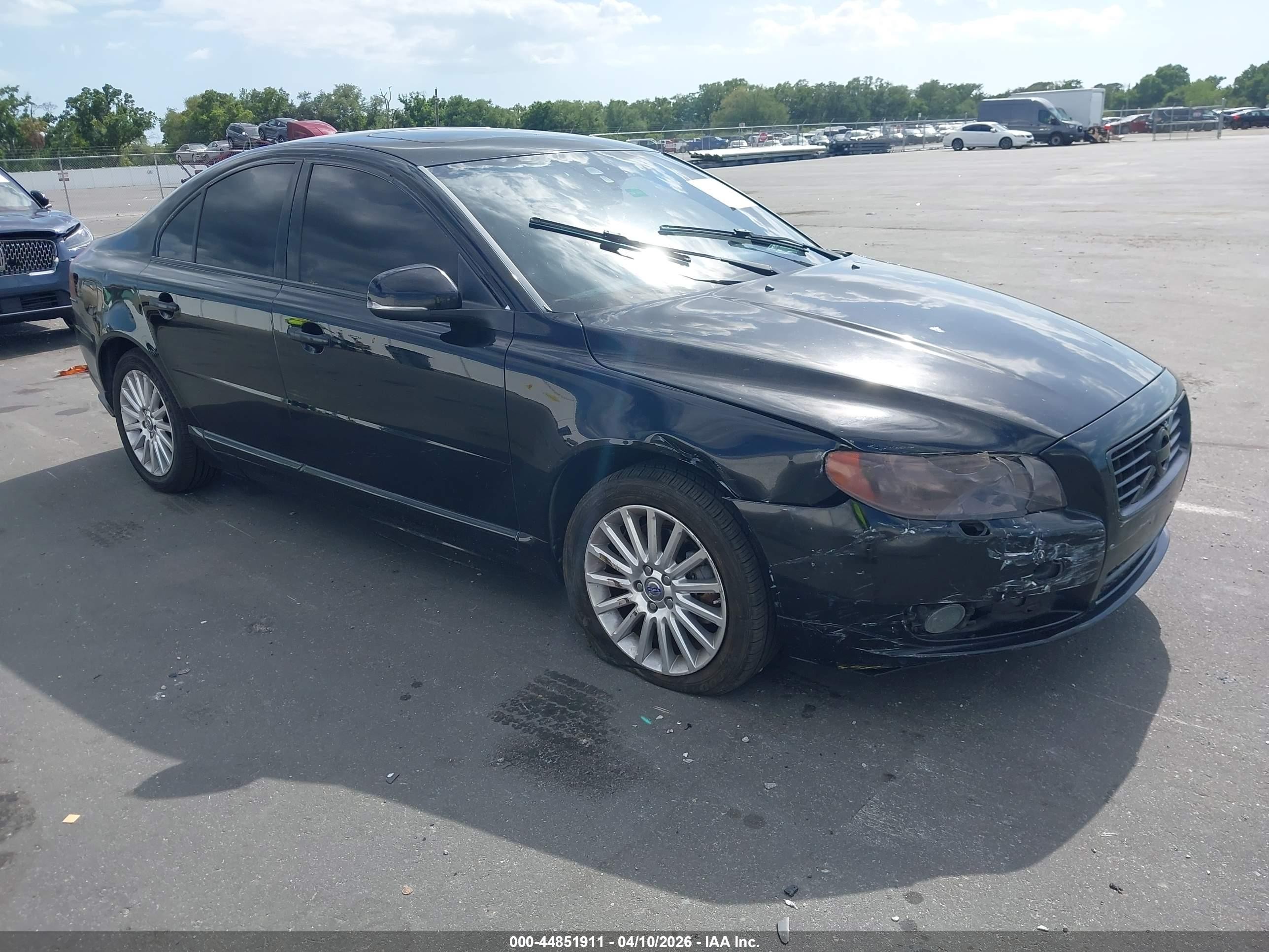 2012 Volvo S80 3.2L, VIN YV1952AS6C1159280 — Перед