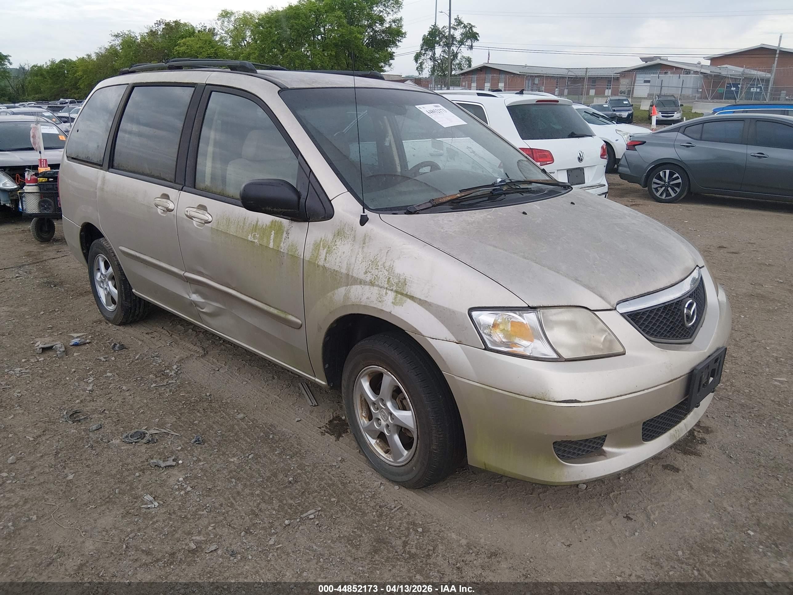 2002 Mazda MPV LX, VIN JM3LW28A420323174 — Side