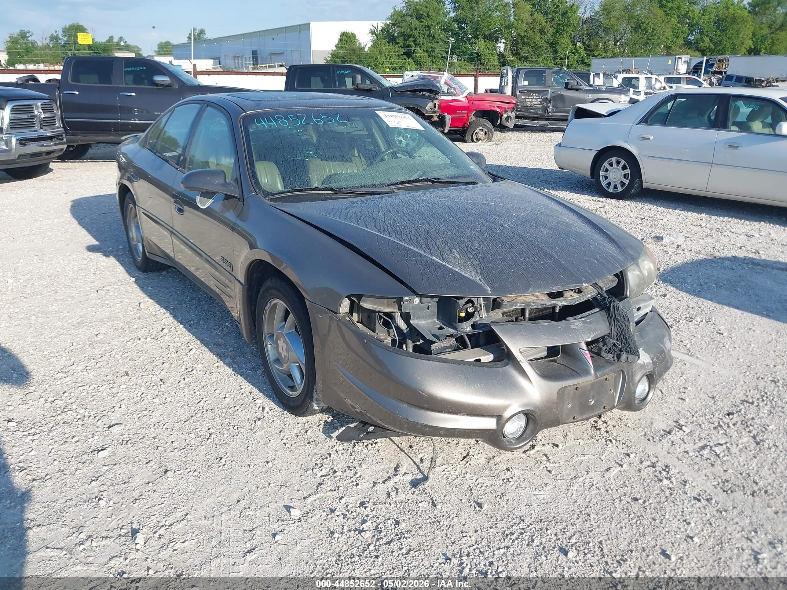 2000 Pontiac Bonneville SSEi, VIN 1G2HZ5416Y4271713 — Front end