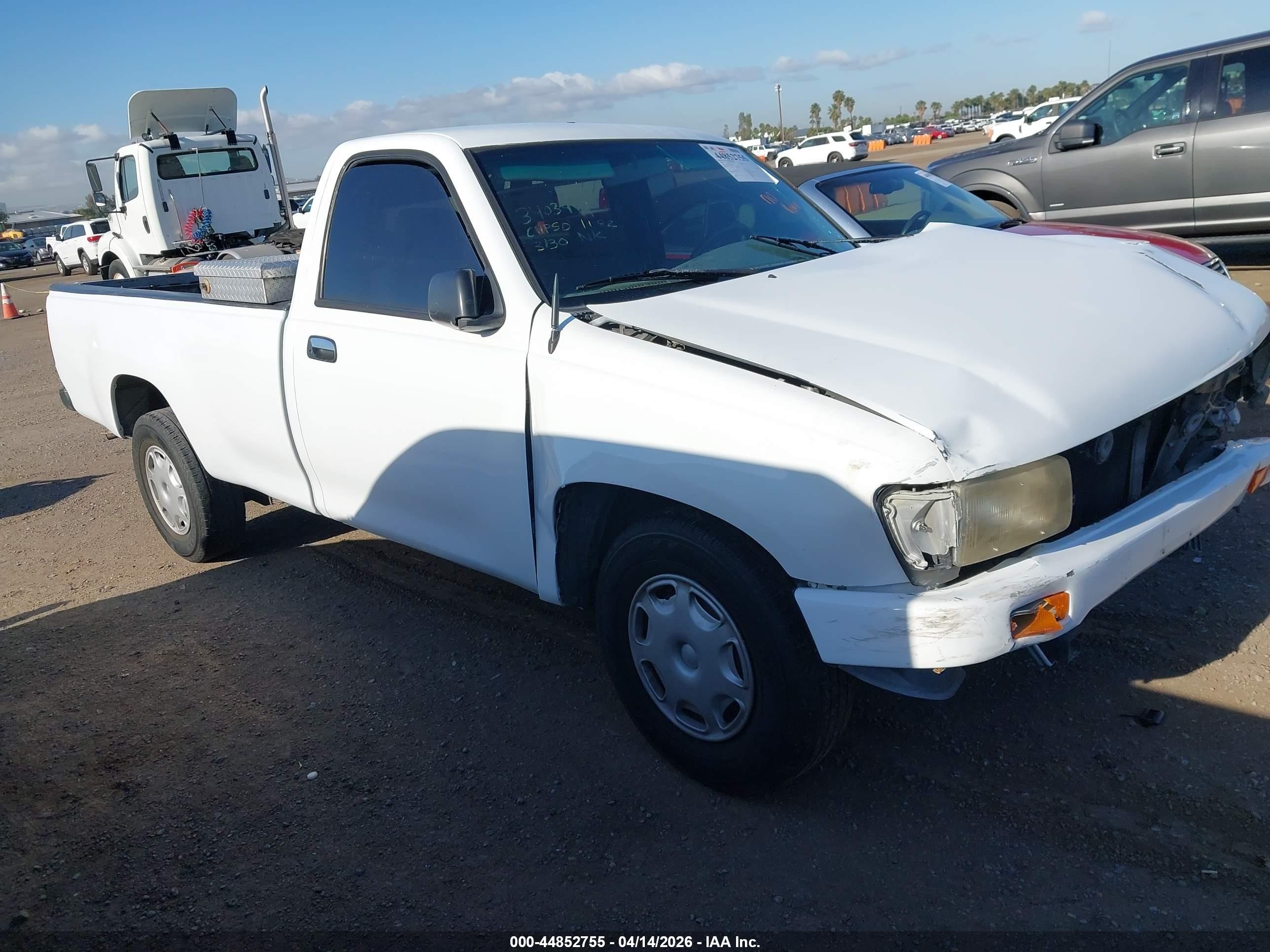1995 Toyota T100, VIN JT4UD10D7S0005195 — Front end