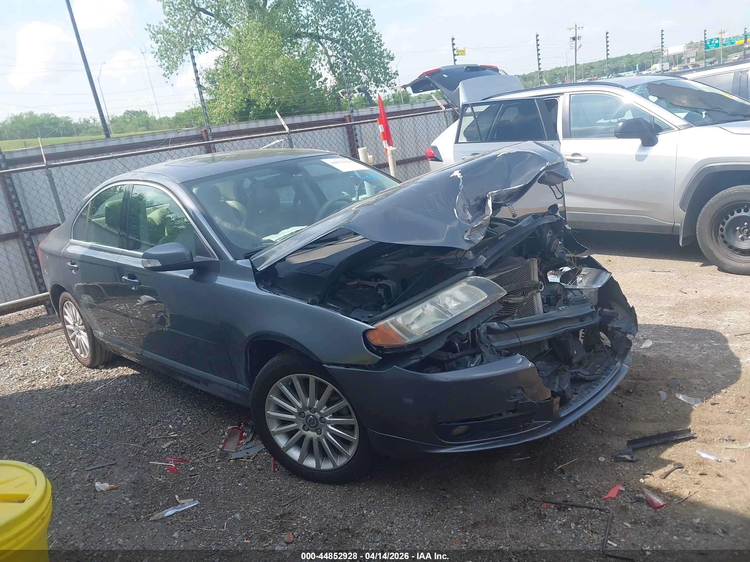 2007 Volvo S80 I6, VIN YV1AS982471028522 — Перед