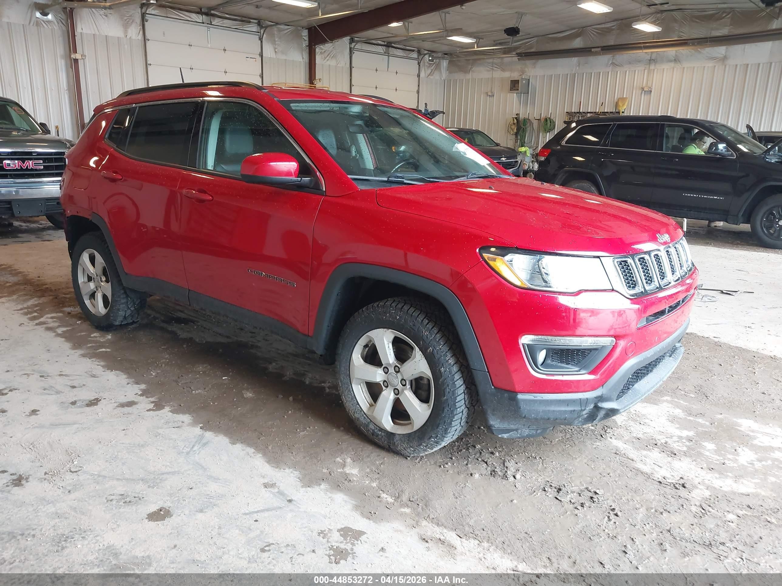 2017 Jeep Compass Latitude, VIN 3C4NJDBB8HT651786 — Зад