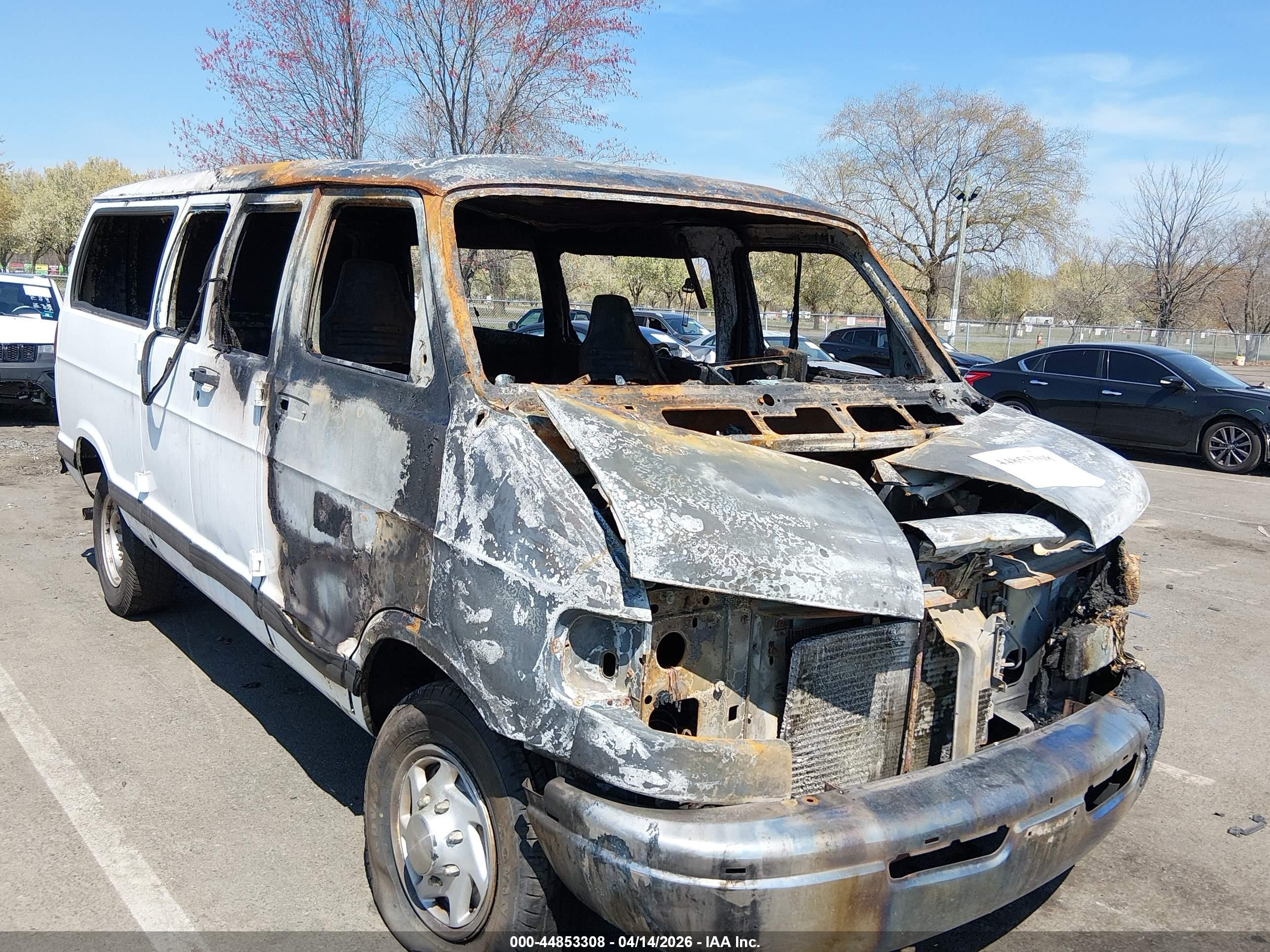 1999 Dodge Passenger, VIN 2B4JB25Y0XK544870 — Burn
