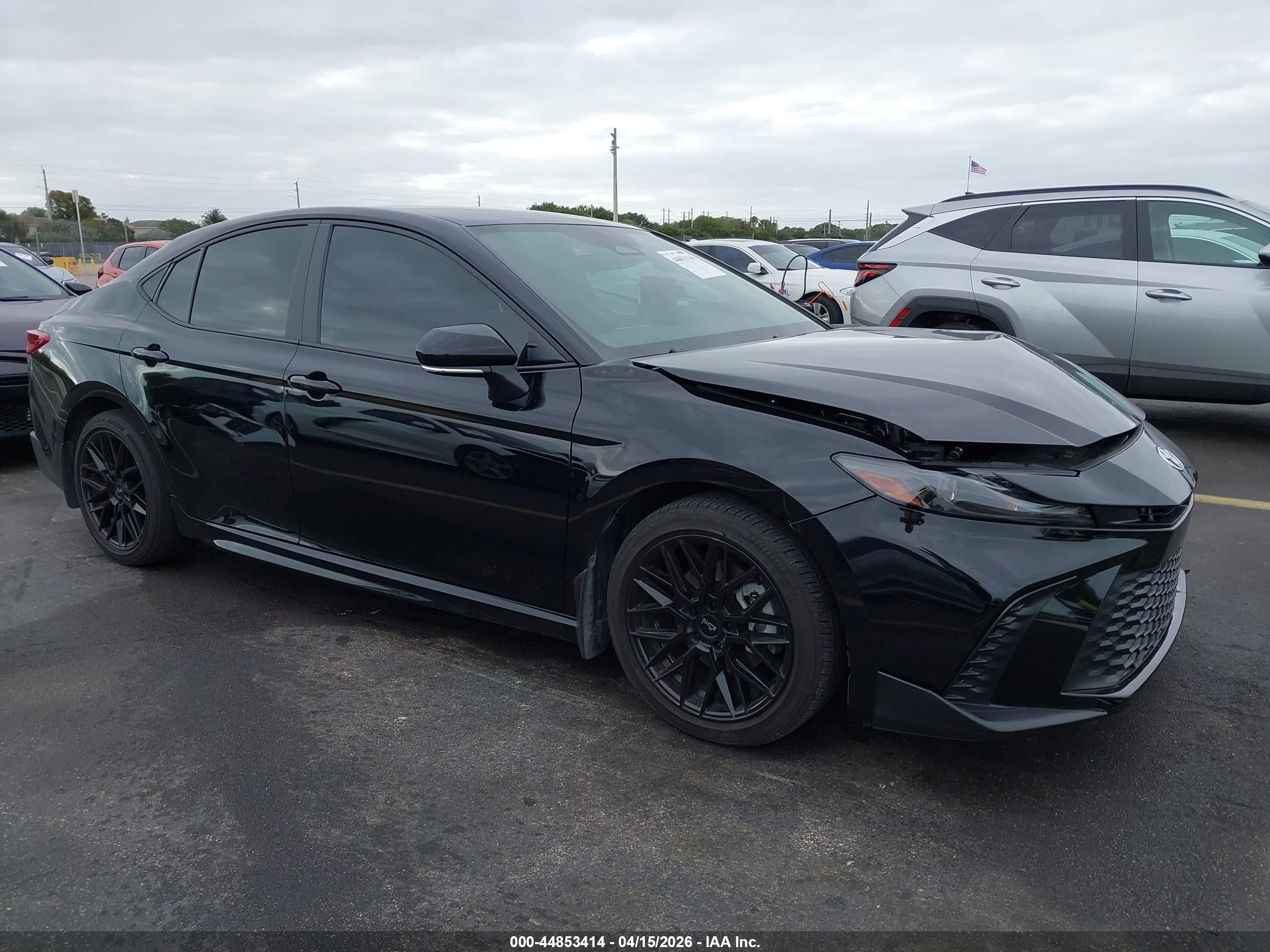 2025 Toyota Camry SE, VIN 4T1DAACK7SU618148 — Перед