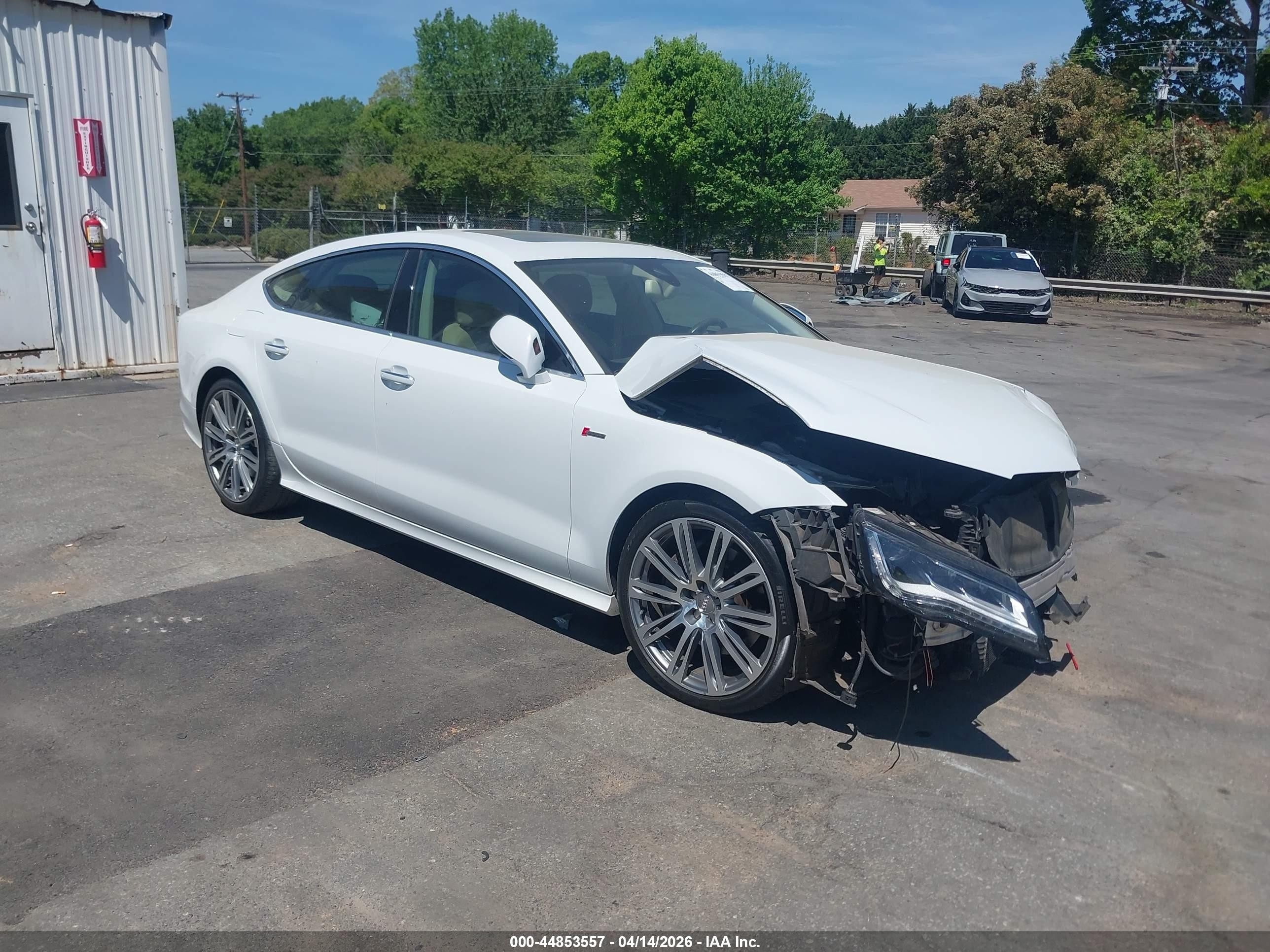 2015 Audi A7 Prestige, VIN WAU2GAFC2FN014311 — Перед