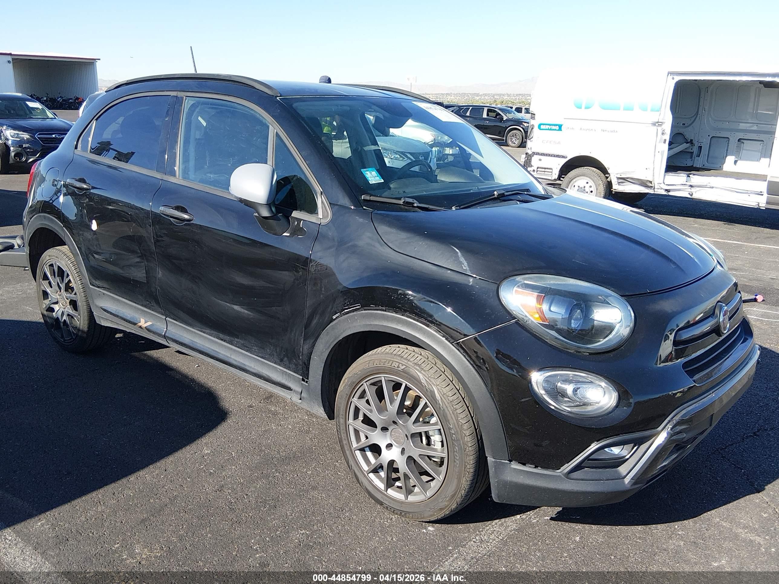 2018 FIAT 500X Urbana Edition, VIN ZFBCFXCB7JP646486 — Перед