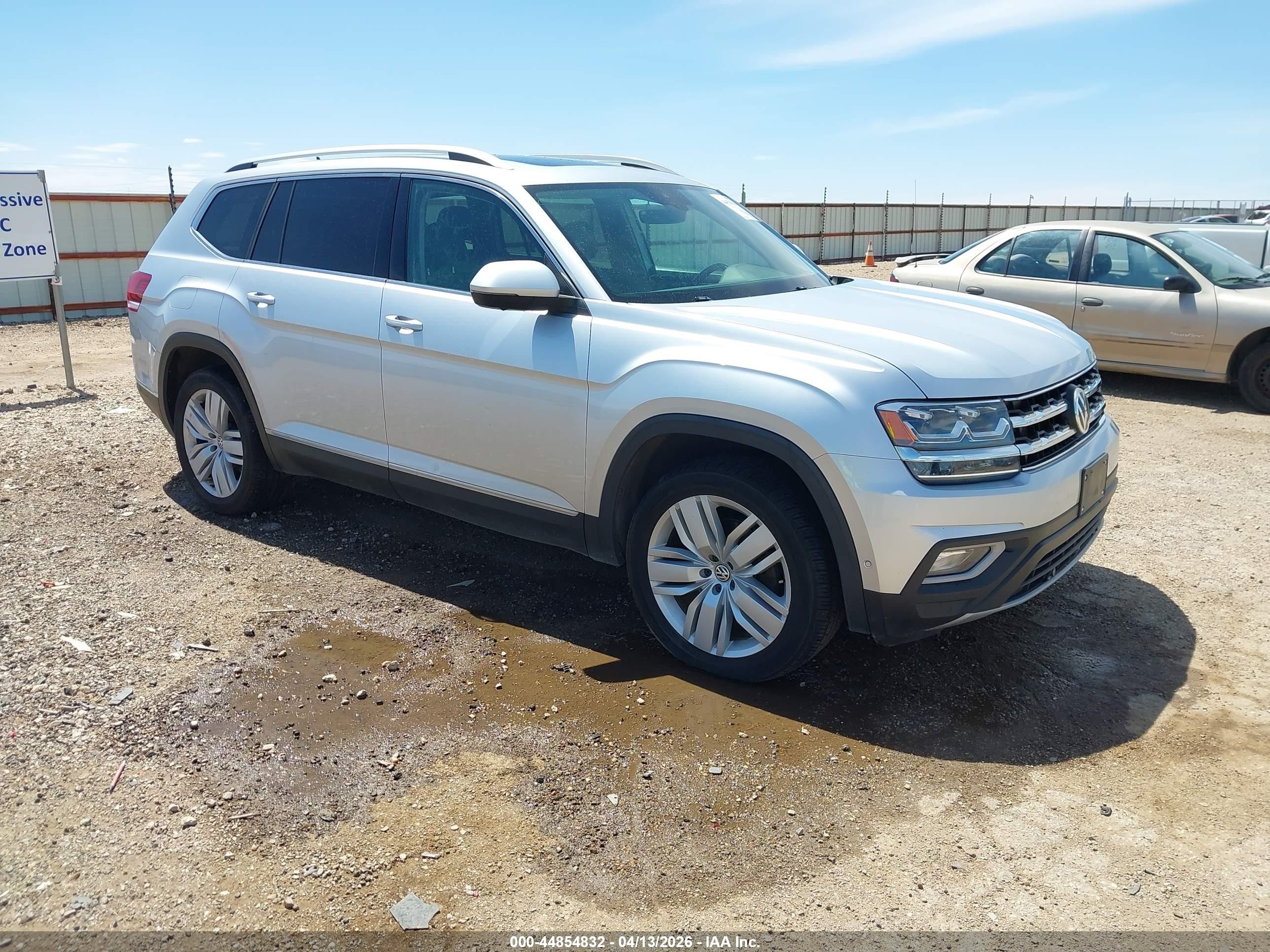 2018 Volkswagen Atlas SEL Premium, VIN 1V2NR2CA2JC565943 — Storm