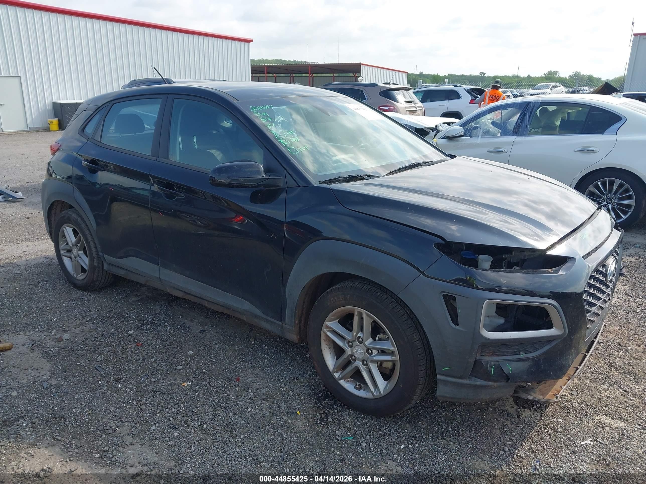 2020 Hyundai Kona SE, VIN KM8K12AA0LU443556 — Front end