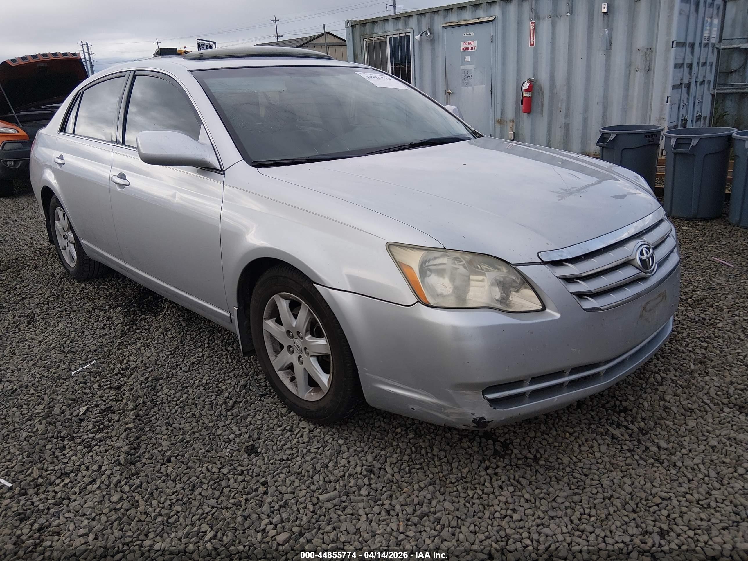 2006 Toyota Avalon Limited, VIN 4T1BK36B26U148208 — Front end