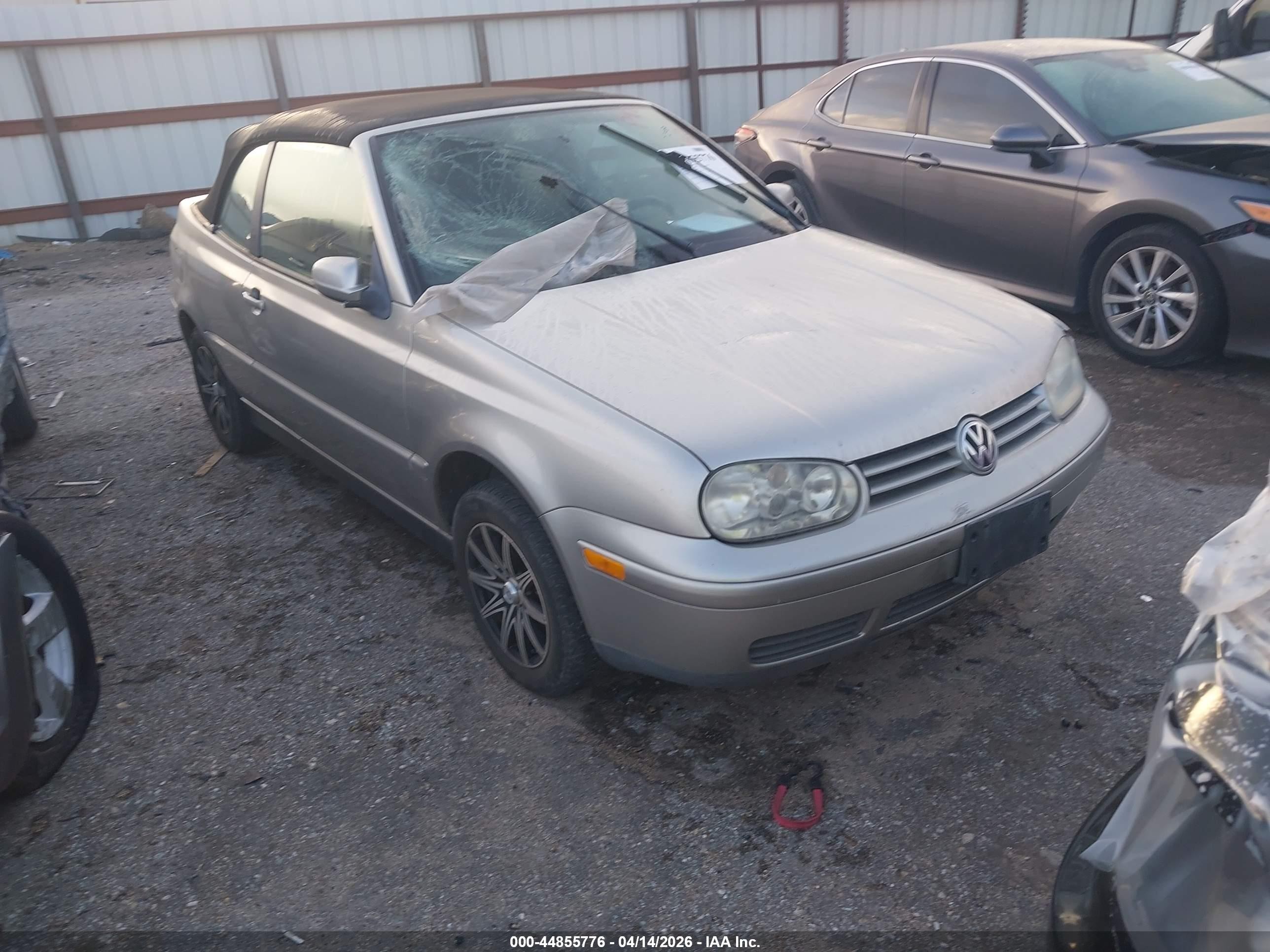 1999 Volkswagen Cabriolet GLS, VIN 3VWDB61E1XM816809 — Front end