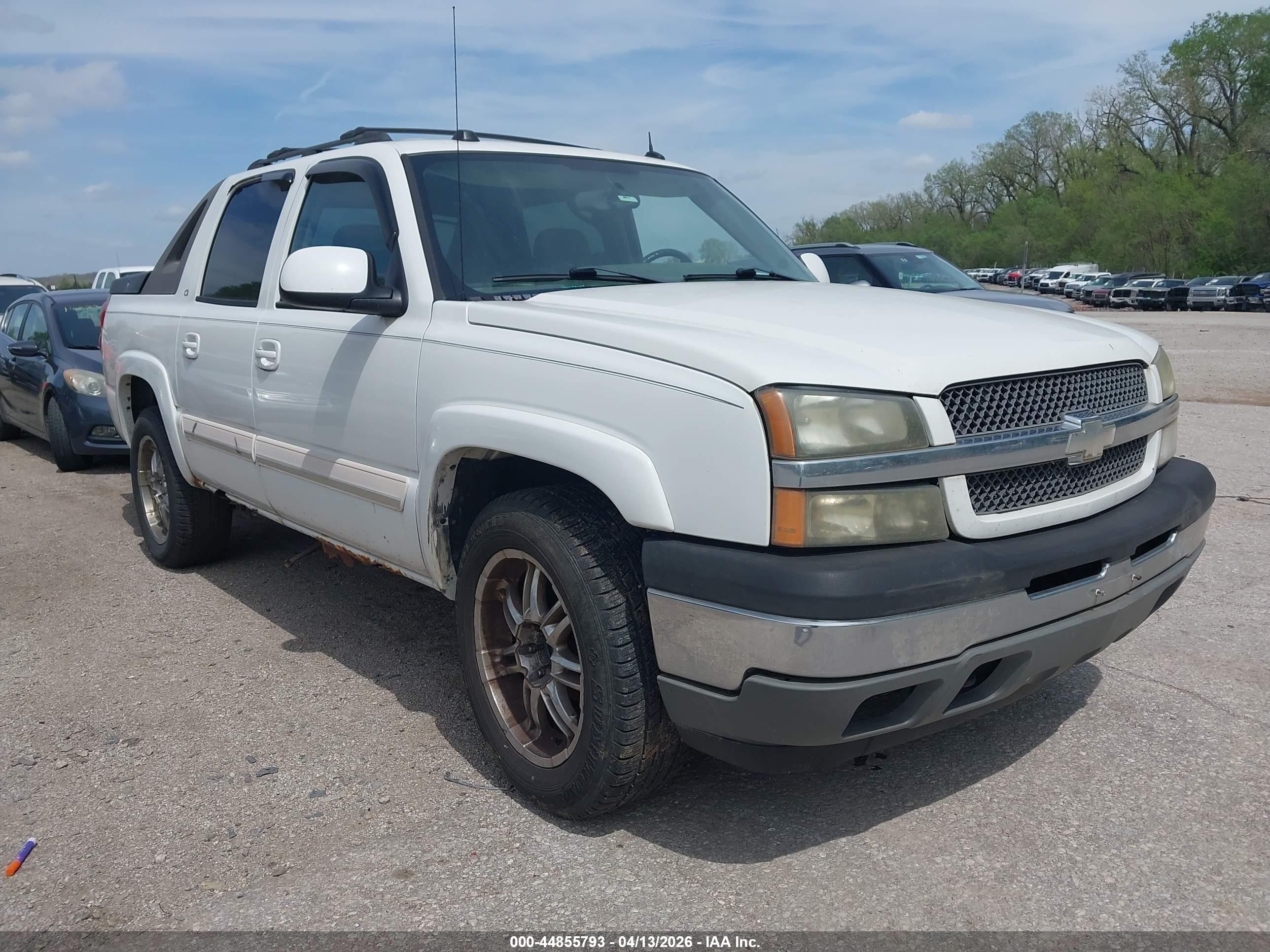 2005 Chevrolet Avalanche Z66, VIN 3GNEC12Z05G114296 — Front end