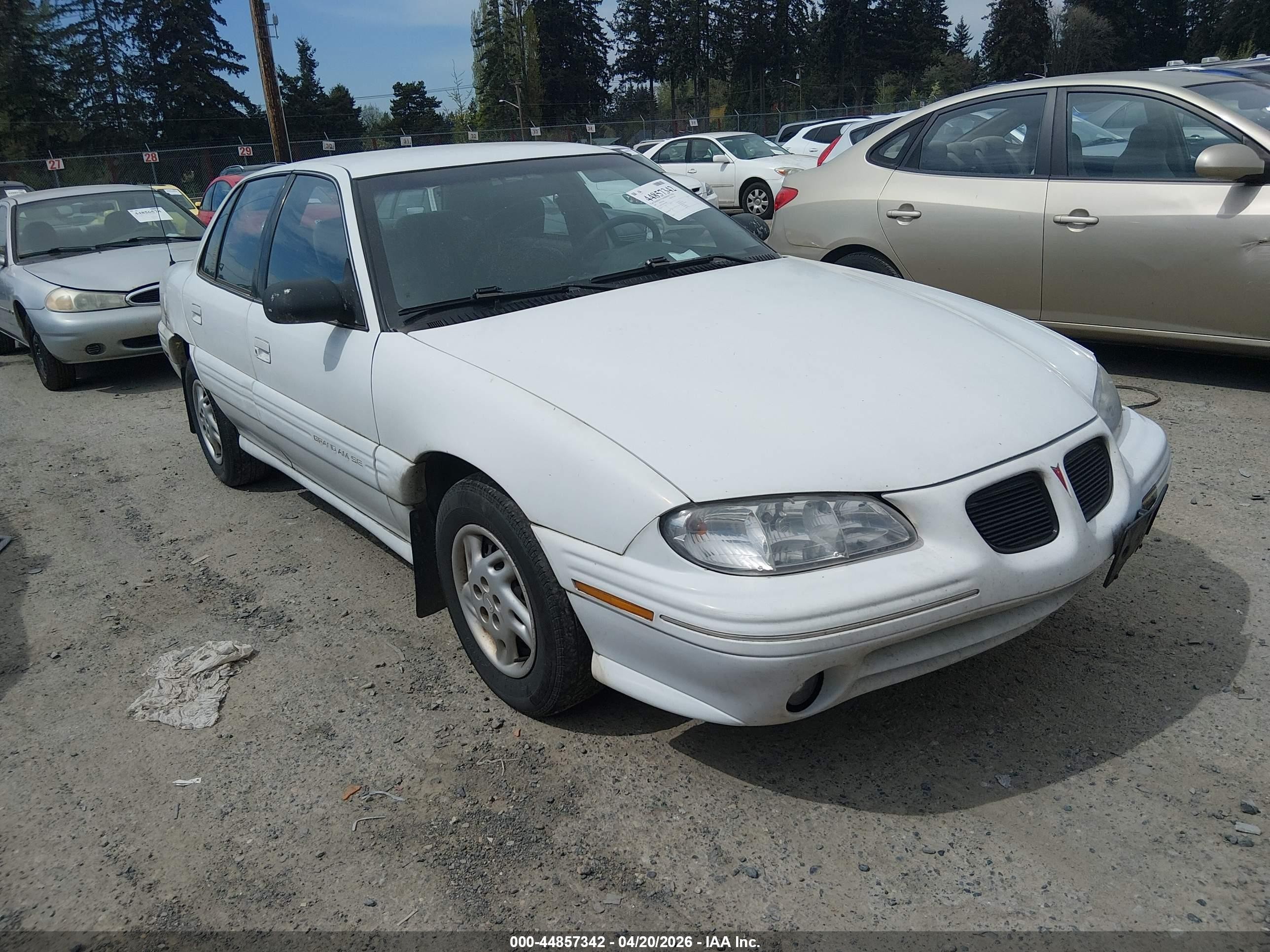 1997 Pontiac Grand Am SE1, VIN 1G2NE52T6VM556801 — Normal wear