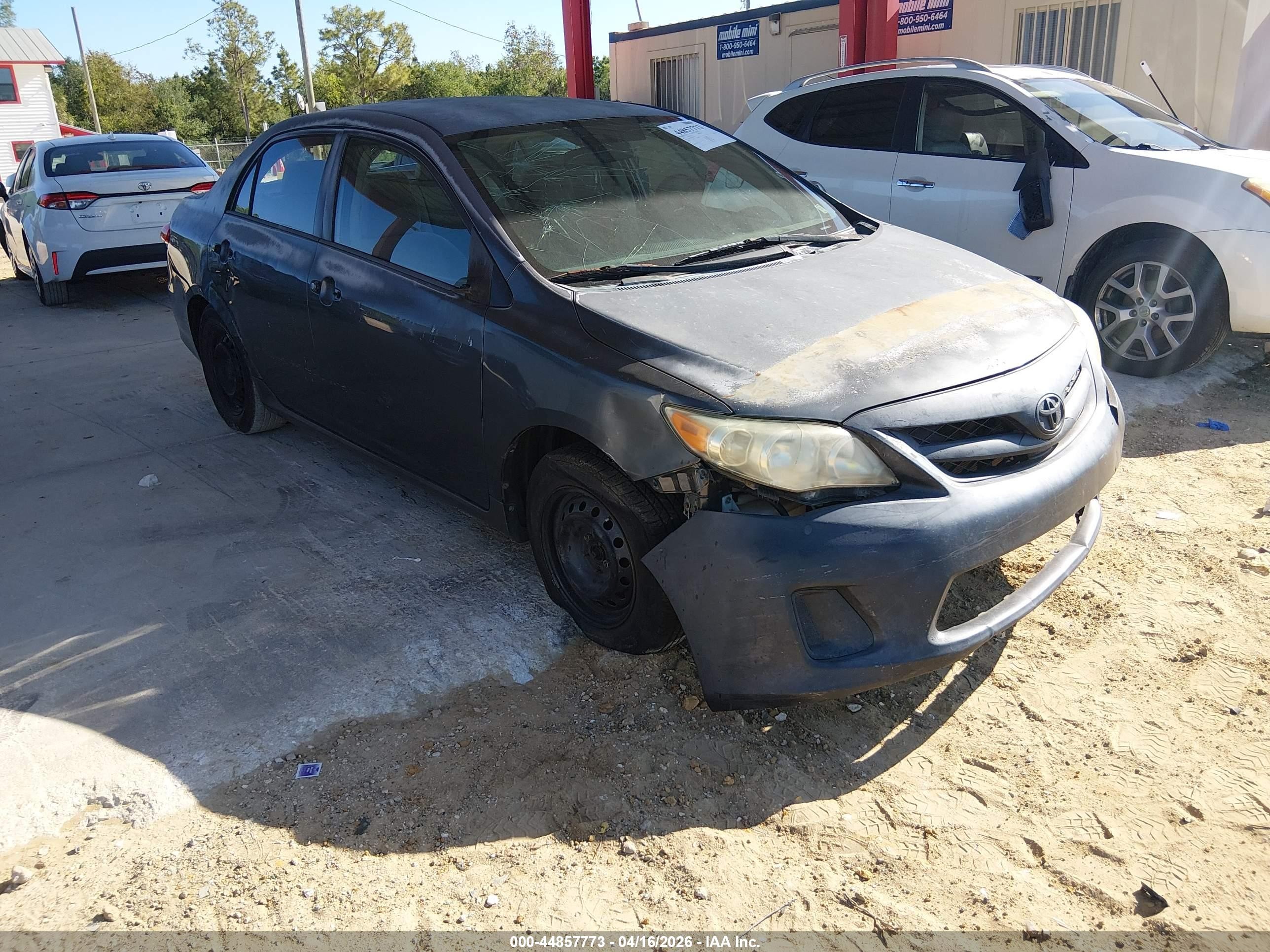 2011 Toyota Corolla LE, VIN 2T1BU4EEXBC589110 — Normal wear